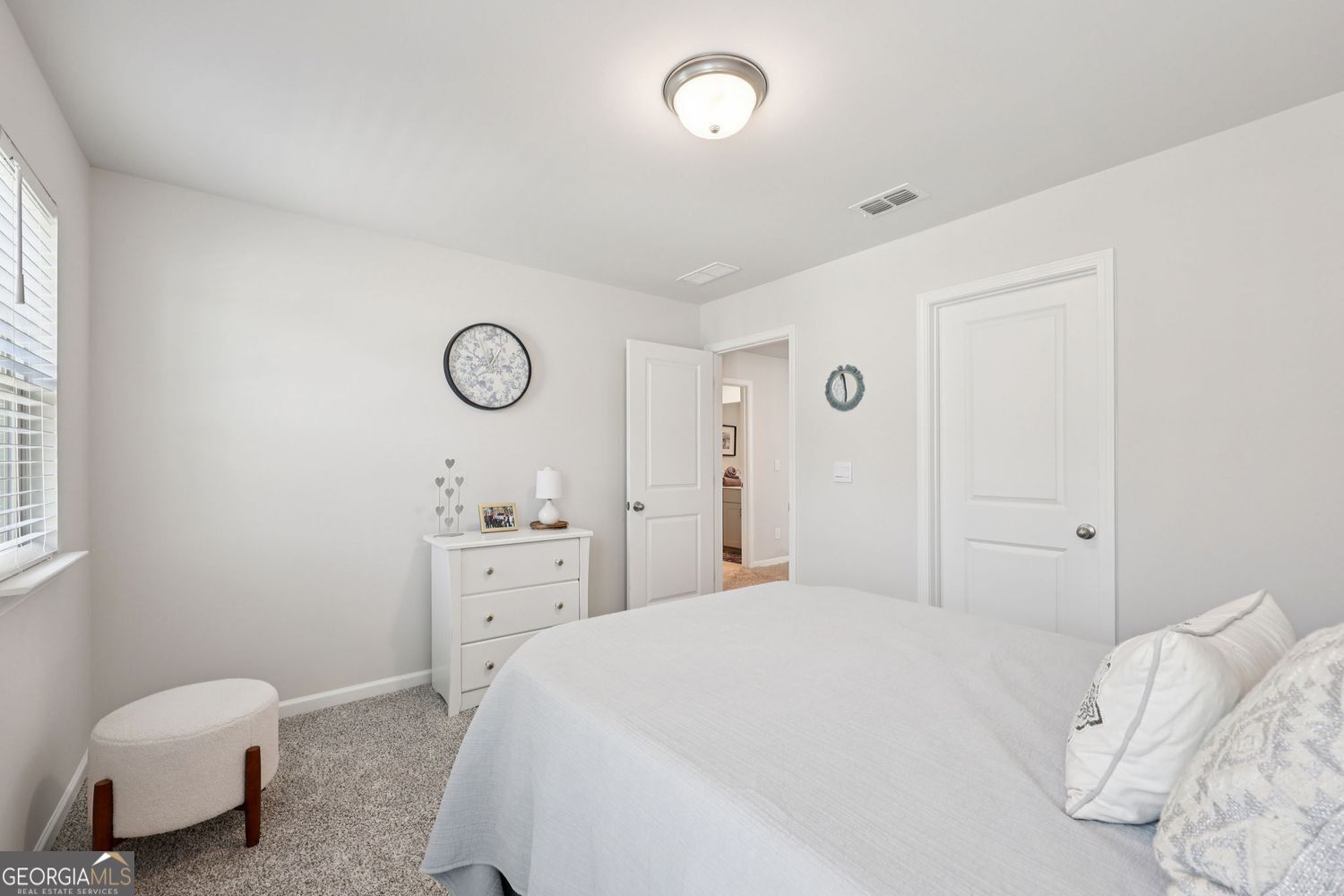 Lilburn, Georgia 30047, United States, 5 Bedrooms Bedrooms, ,4 BathroomsBathrooms,Residential,Pending,211865