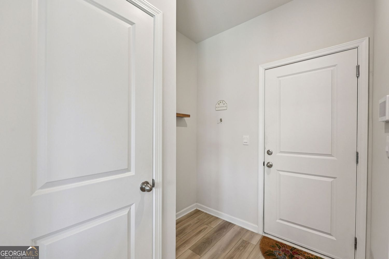 Lilburn, Georgia 30047, United States, 5 Bedrooms Bedrooms, ,4 BathroomsBathrooms,Residential,Pending,211865