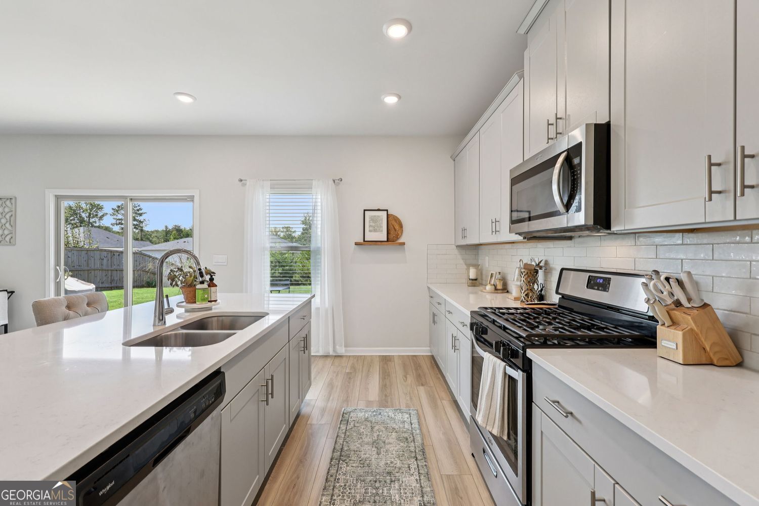 Lilburn, Georgia 30047, United States, 5 Bedrooms Bedrooms, ,4 BathroomsBathrooms,Residential,Pending,211865