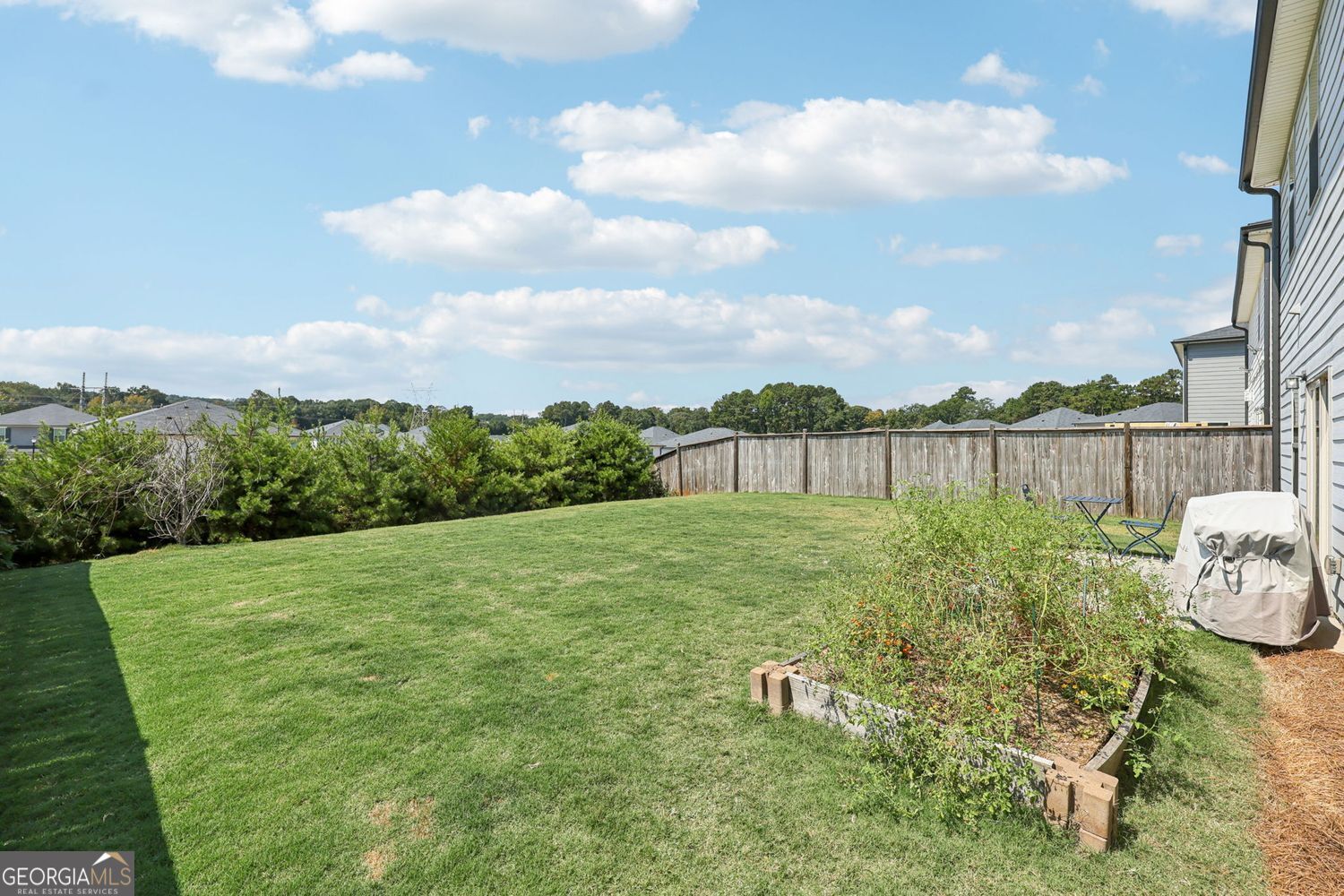 Lilburn, Georgia 30047, United States, 5 Bedrooms Bedrooms, ,4 BathroomsBathrooms,Residential,Pending,211865