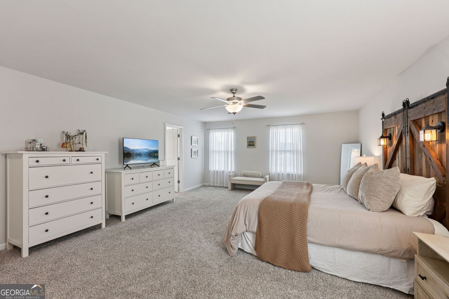 Lilburn, Georgia 30047, United States, 5 Bedrooms Bedrooms, ,4 BathroomsBathrooms,Residential,Pending,211865