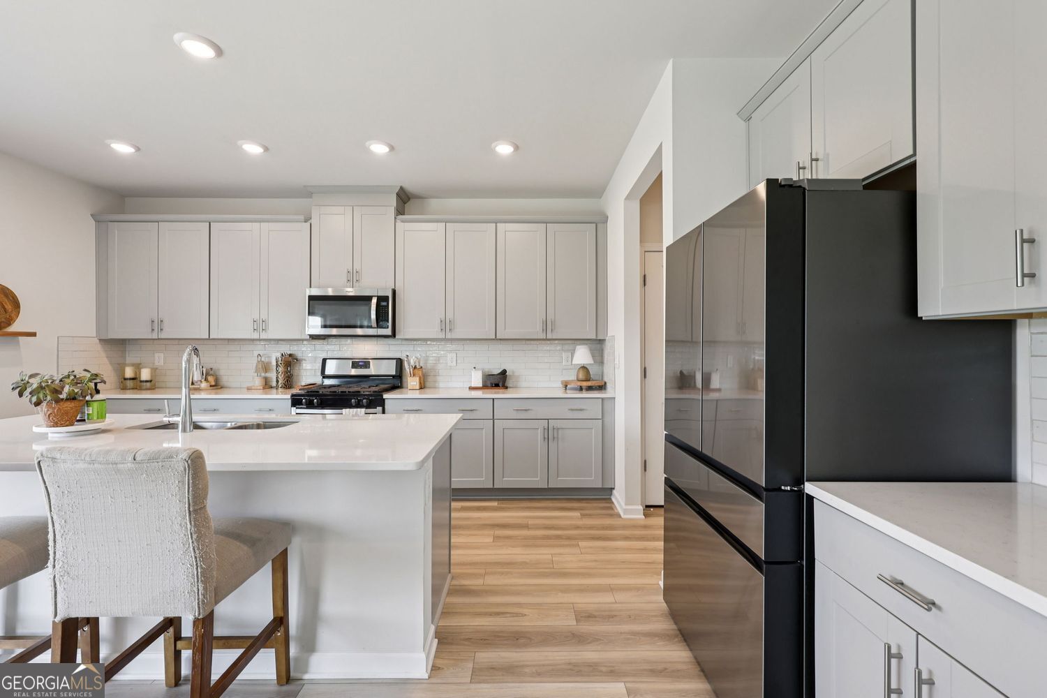 Lilburn, Georgia 30047, United States, 5 Bedrooms Bedrooms, ,4 BathroomsBathrooms,Residential,Pending,211865