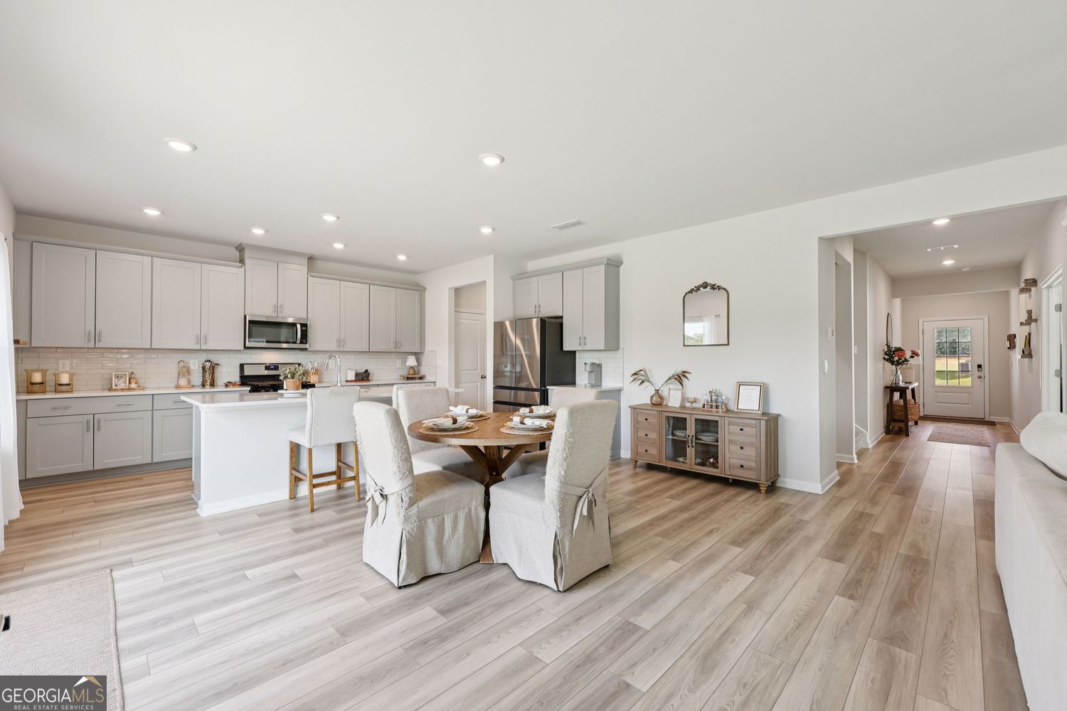 Lilburn, Georgia 30047, United States, 5 Bedrooms Bedrooms, ,4 BathroomsBathrooms,Residential,Pending,211865