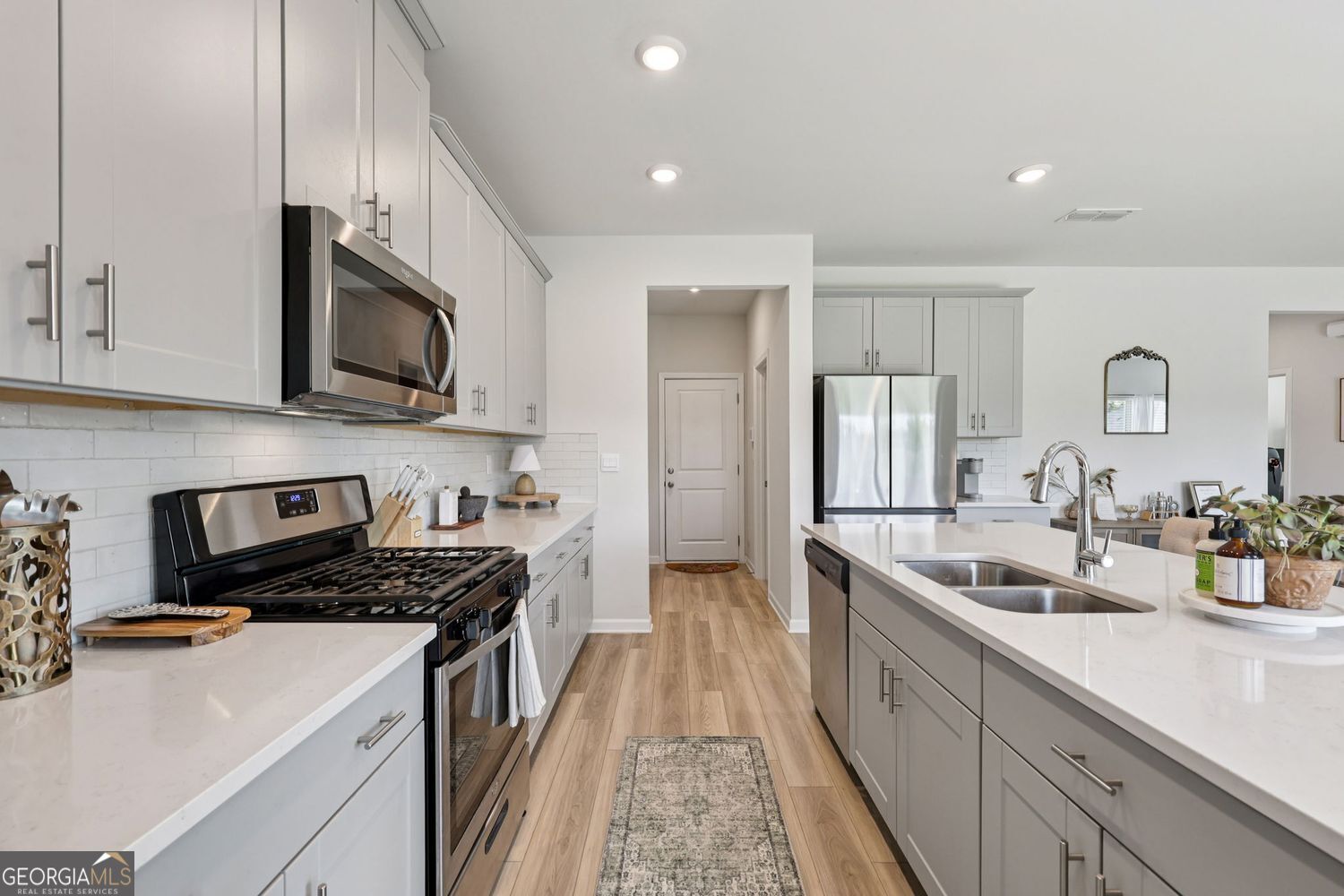 Lilburn, Georgia 30047, United States, 5 Bedrooms Bedrooms, ,4 BathroomsBathrooms,Residential,Pending,211865