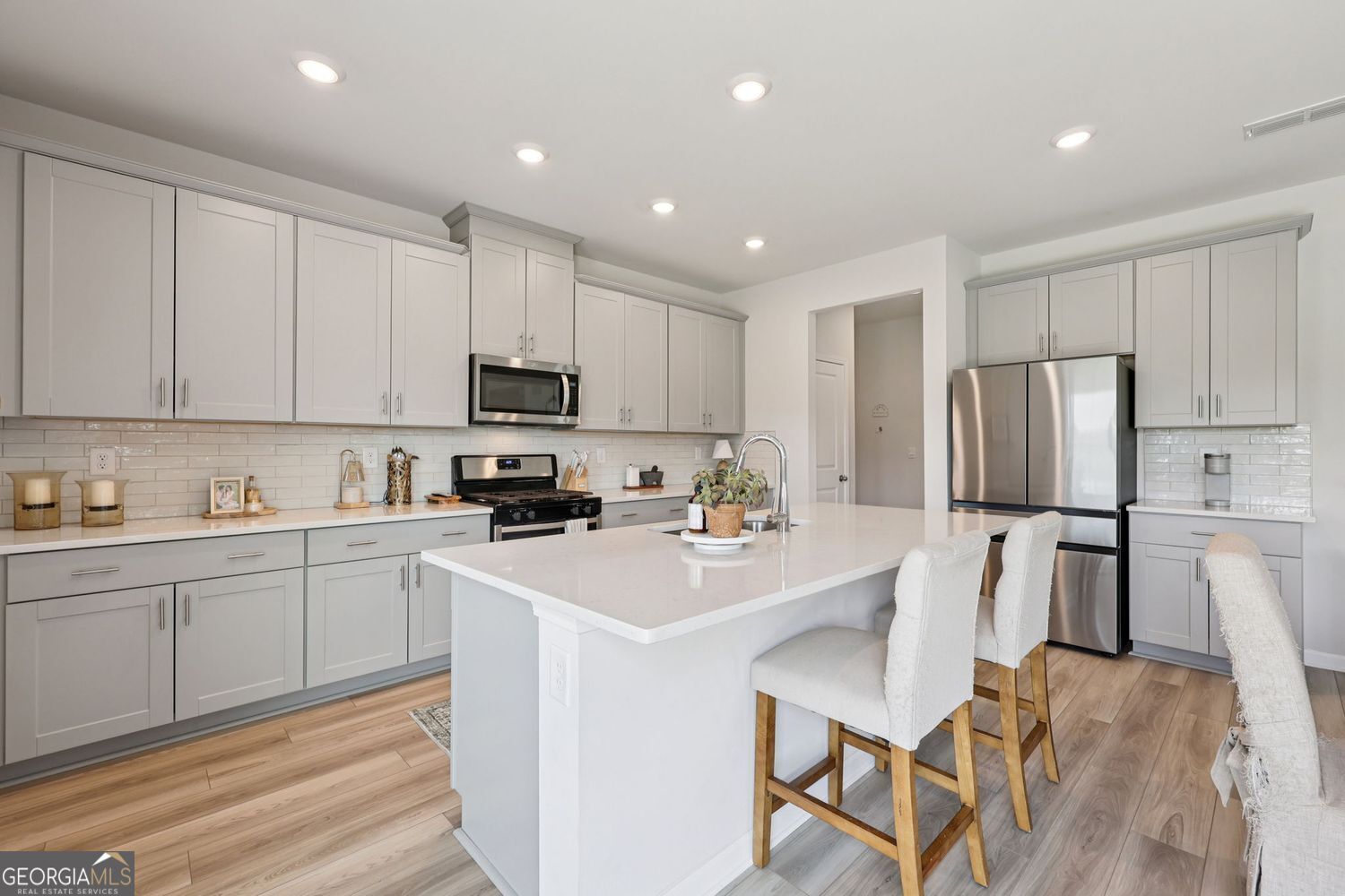 Lilburn, Georgia 30047, United States, 5 Bedrooms Bedrooms, ,4 BathroomsBathrooms,Residential,Pending,211865