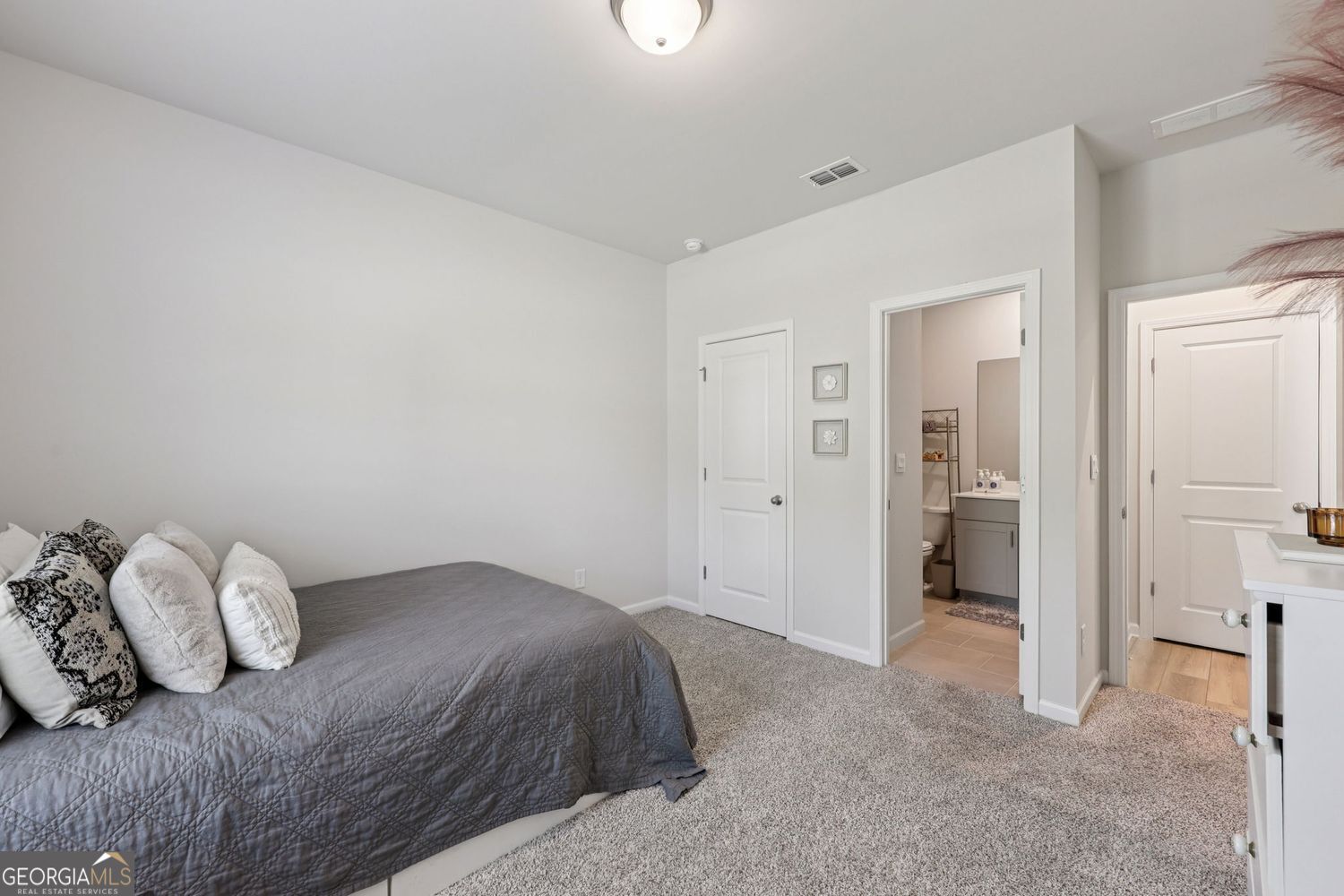 Lilburn, Georgia 30047, United States, 5 Bedrooms Bedrooms, ,4 BathroomsBathrooms,Residential,Pending,211865