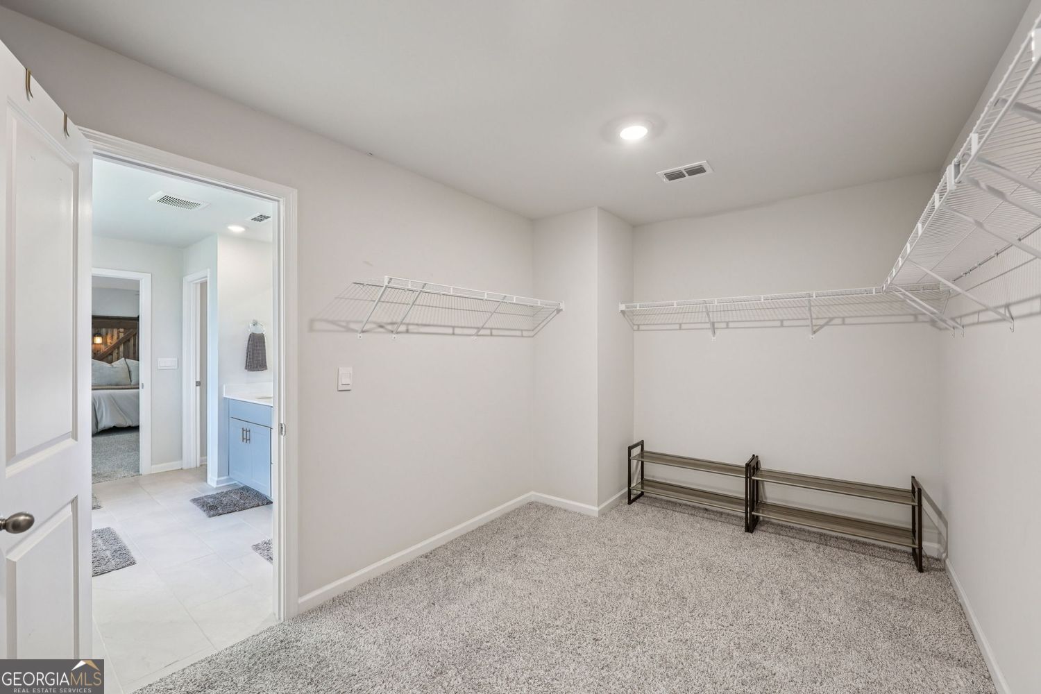 Lilburn, Georgia 30047, United States, 5 Bedrooms Bedrooms, ,4 BathroomsBathrooms,Residential,Pending,211865