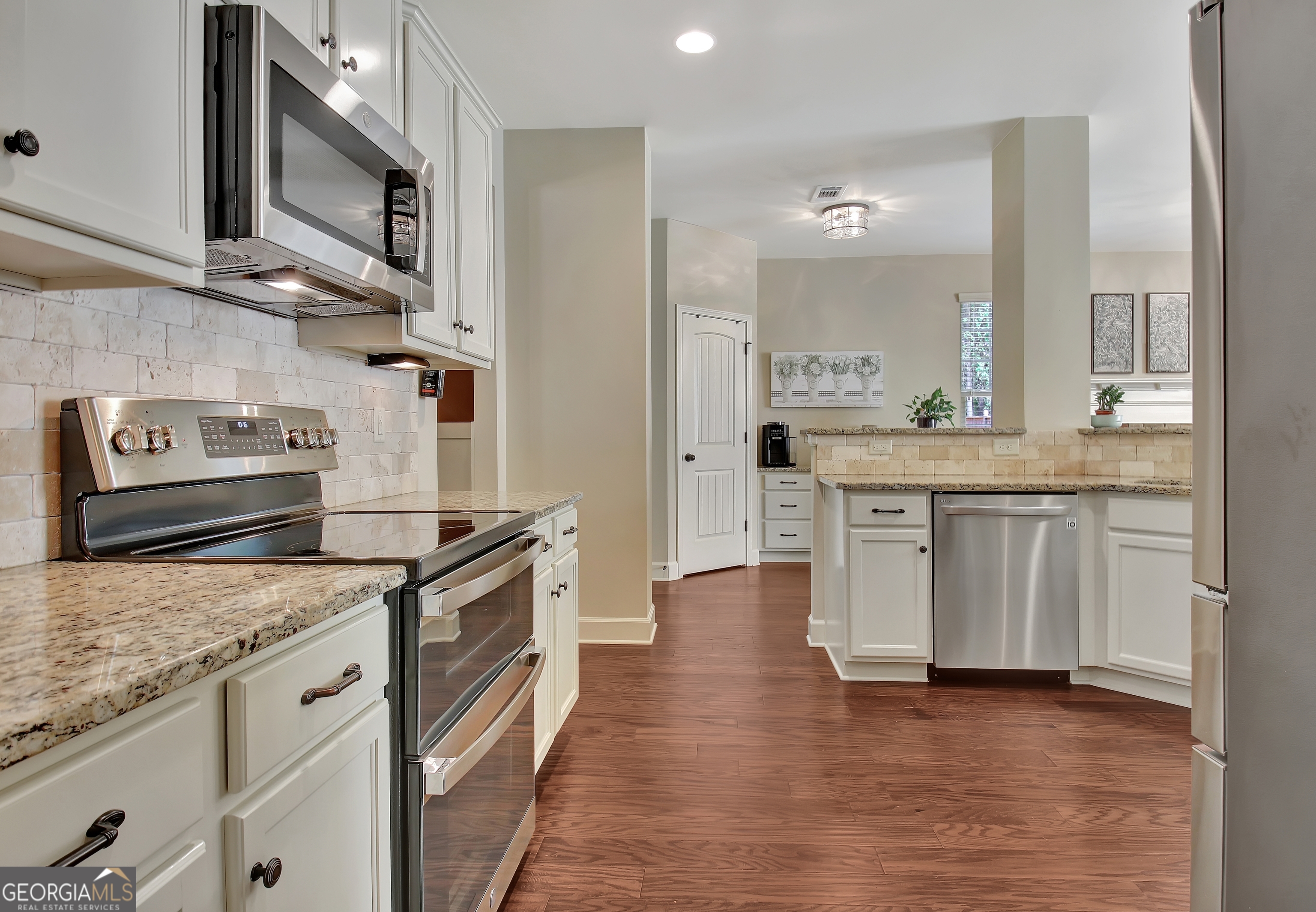 Senoia, Georgia 30276, United States, 5 Bedrooms Bedrooms, ,4 BathroomsBathrooms,Residential,Active,197096