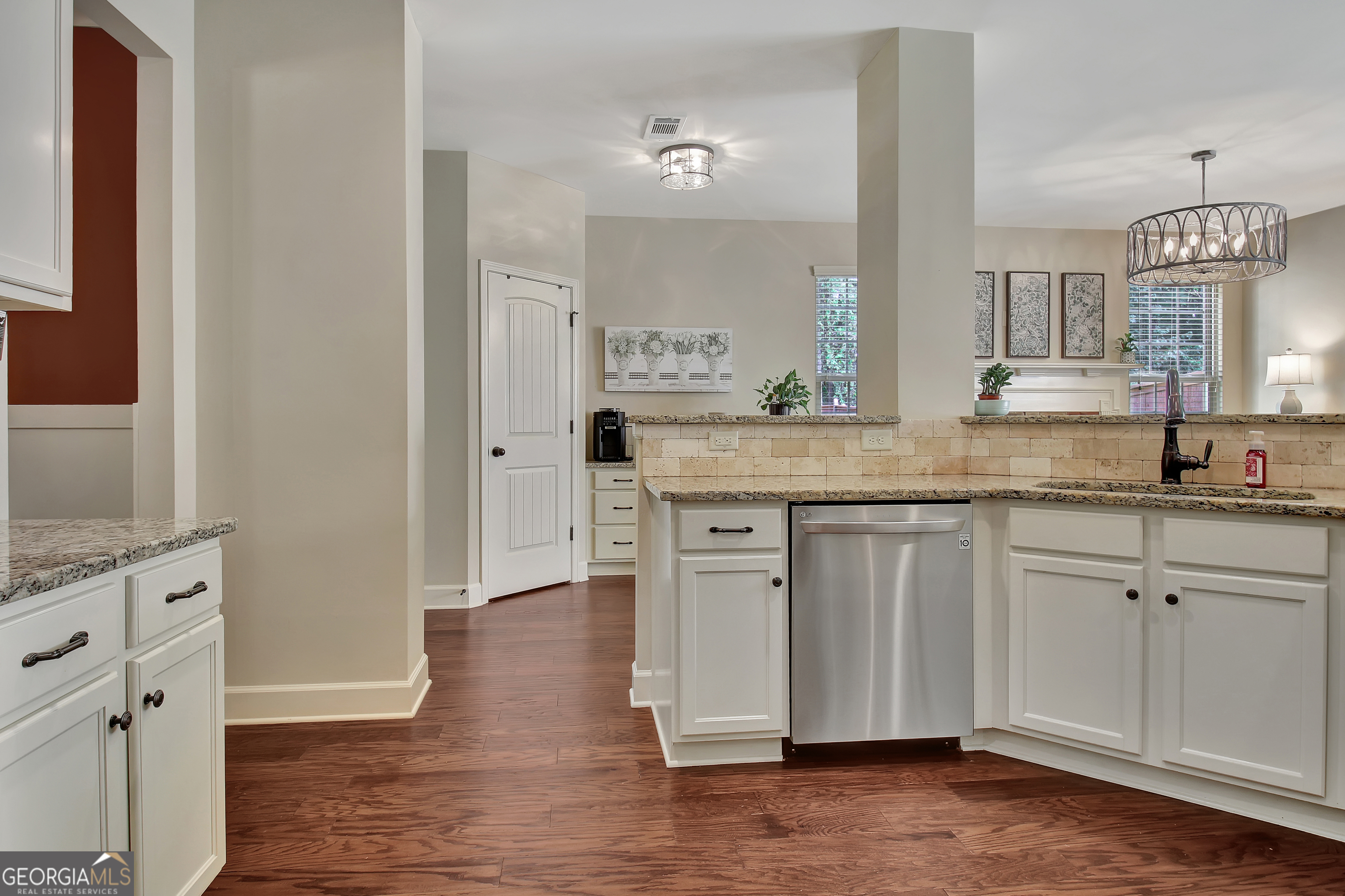 Senoia, Georgia 30276, United States, 5 Bedrooms Bedrooms, ,4 BathroomsBathrooms,Residential,Active,197096