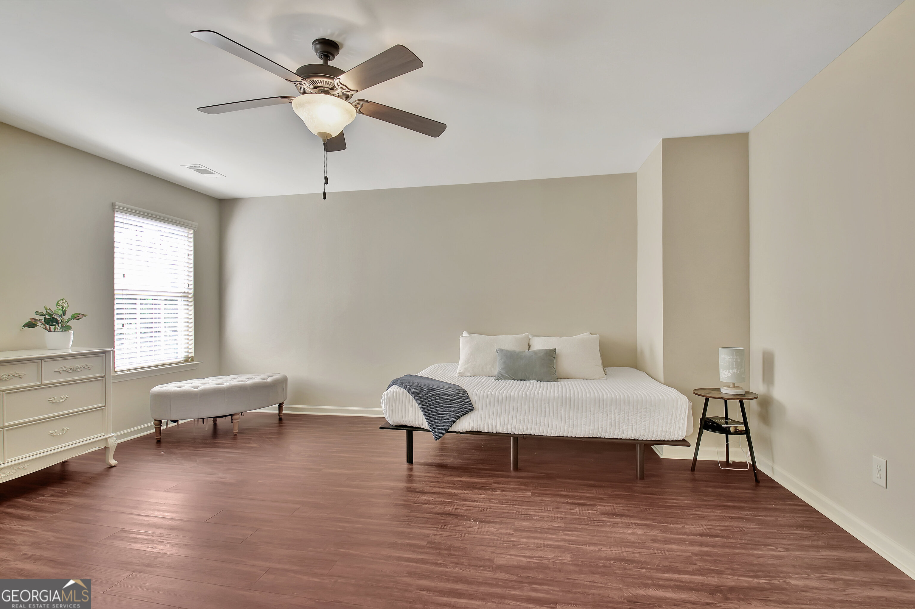 Senoia, Georgia 30276, United States, 5 Bedrooms Bedrooms, ,4 BathroomsBathrooms,Residential,Active,197096