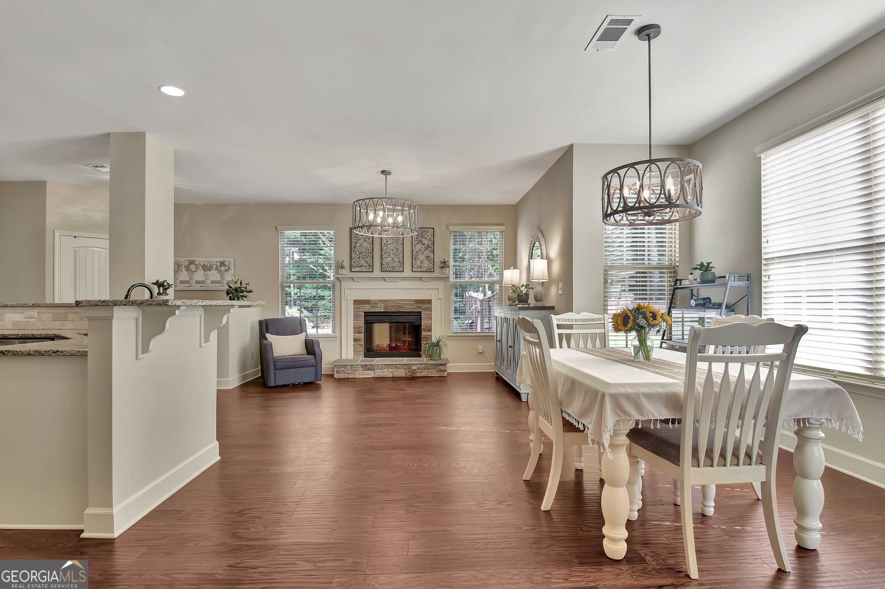 Senoia, Georgia 30276, United States, 5 Bedrooms Bedrooms, ,4 BathroomsBathrooms,Residential,Active,197096