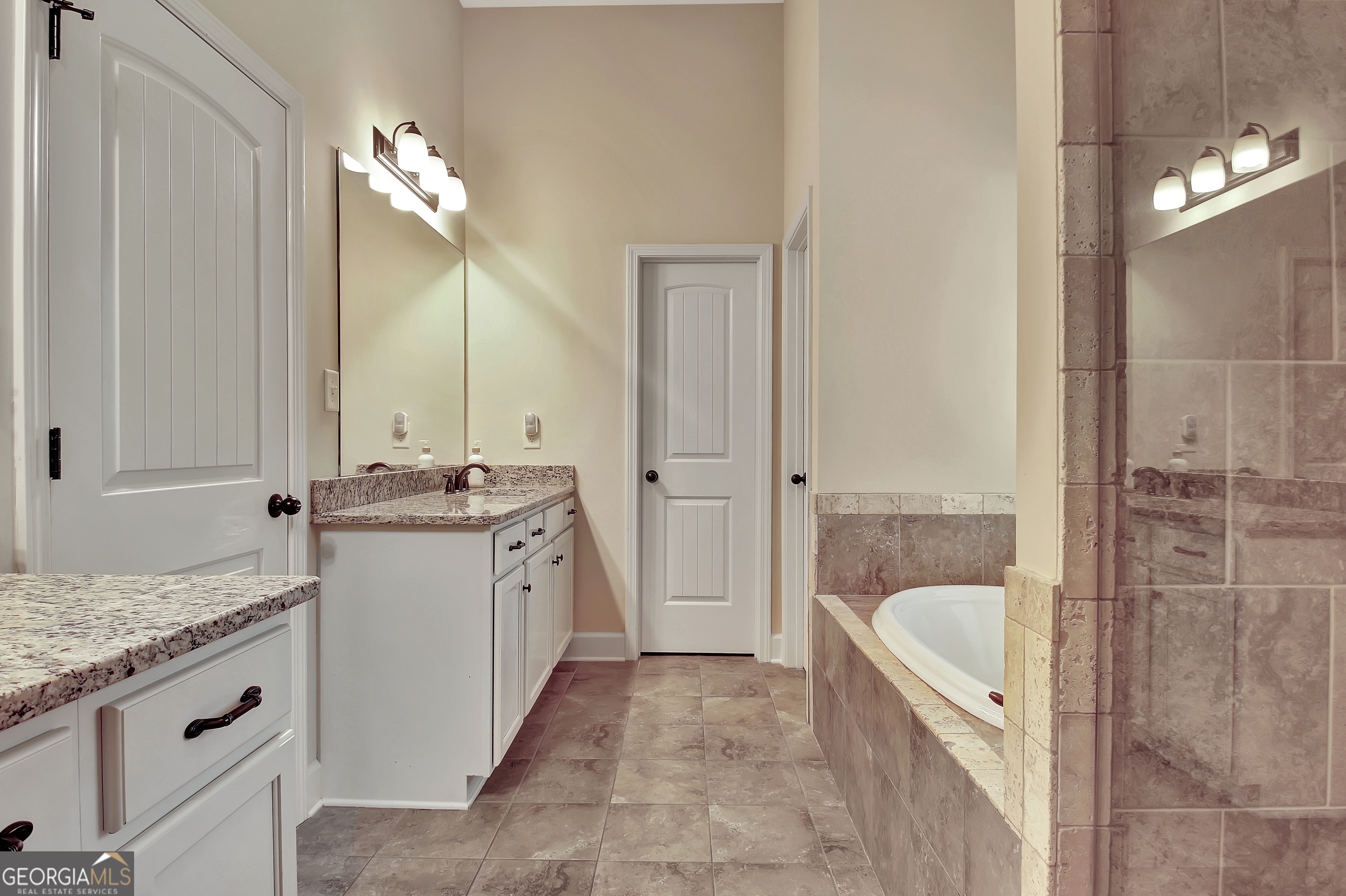 Senoia, Georgia 30276, United States, 5 Bedrooms Bedrooms, ,4 BathroomsBathrooms,Residential,Active,197096