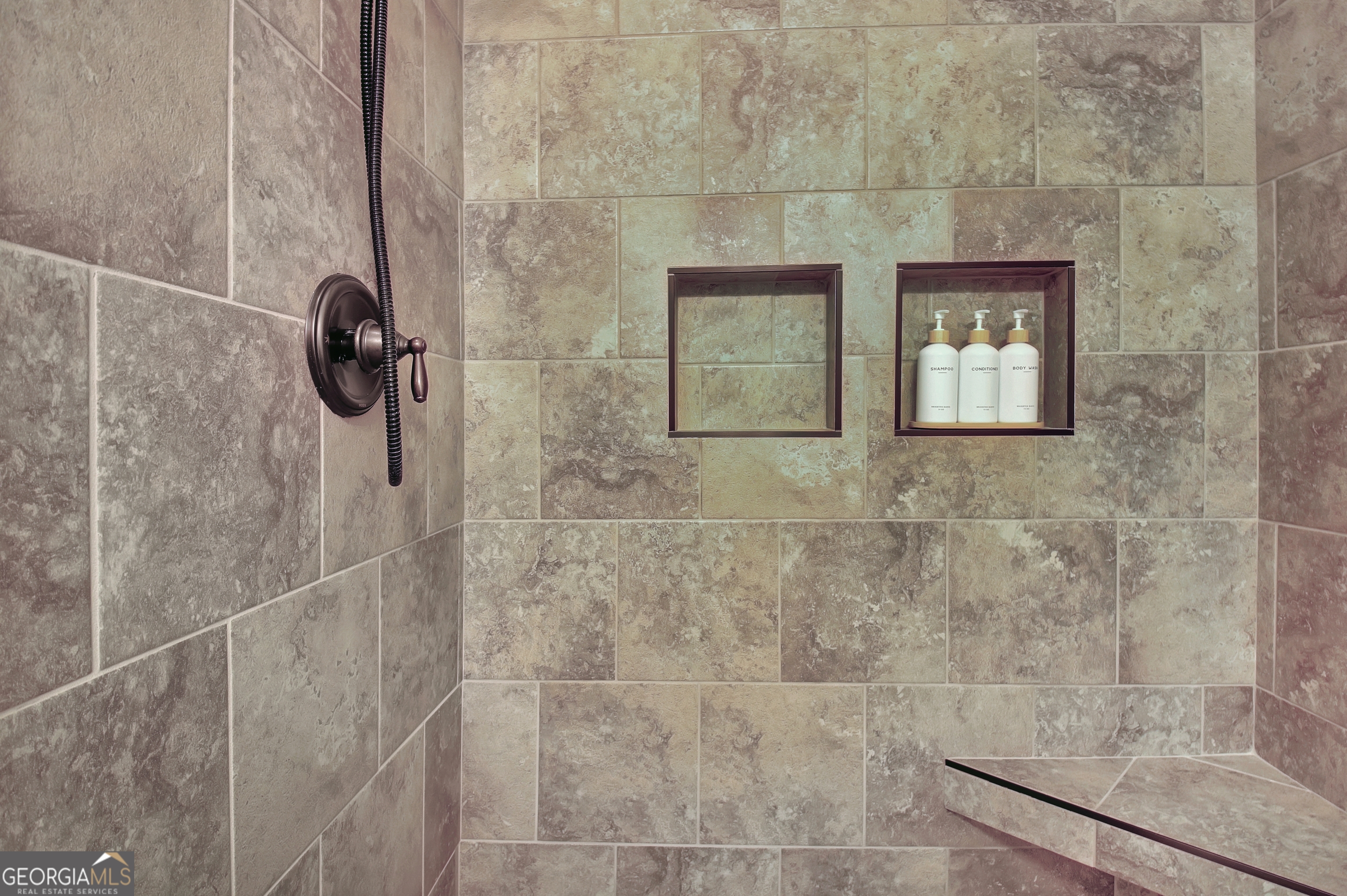 Senoia, Georgia 30276, United States, 5 Bedrooms Bedrooms, ,4 BathroomsBathrooms,Residential,Active,197096