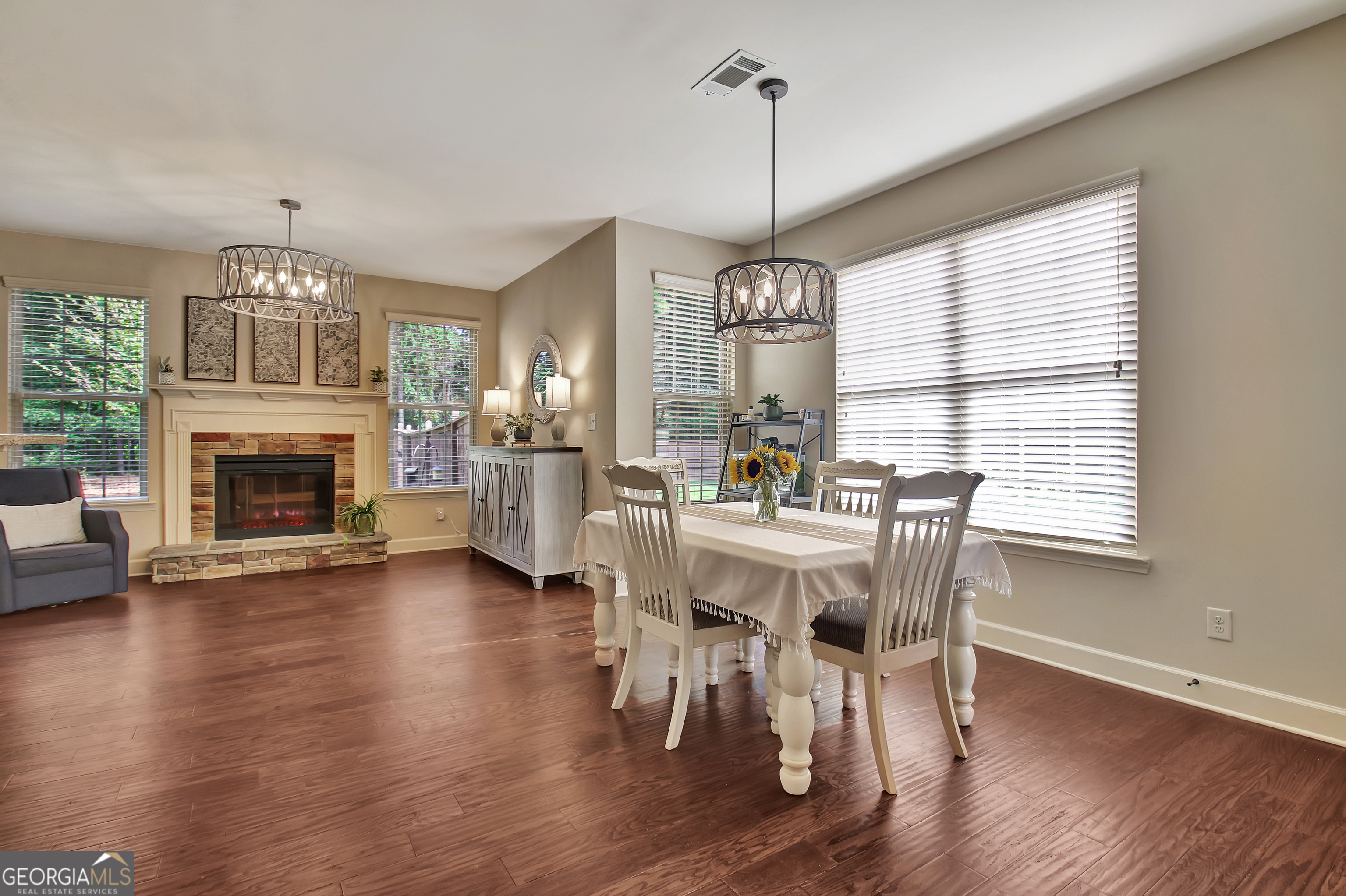 Senoia, Georgia 30276, United States, 5 Bedrooms Bedrooms, ,4 BathroomsBathrooms,Residential,Active,197096