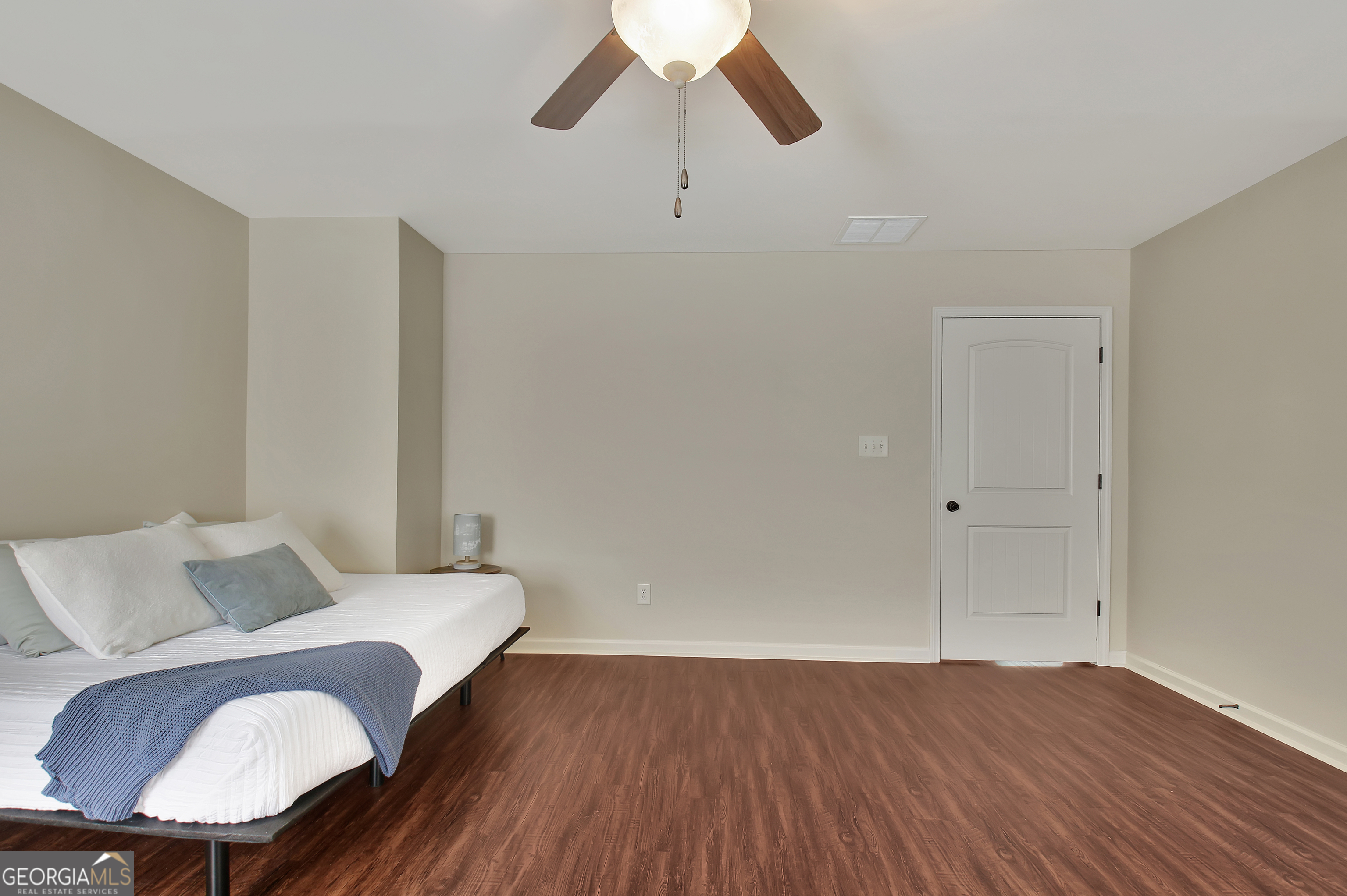 Senoia, Georgia 30276, United States, 5 Bedrooms Bedrooms, ,4 BathroomsBathrooms,Residential,Active,197096