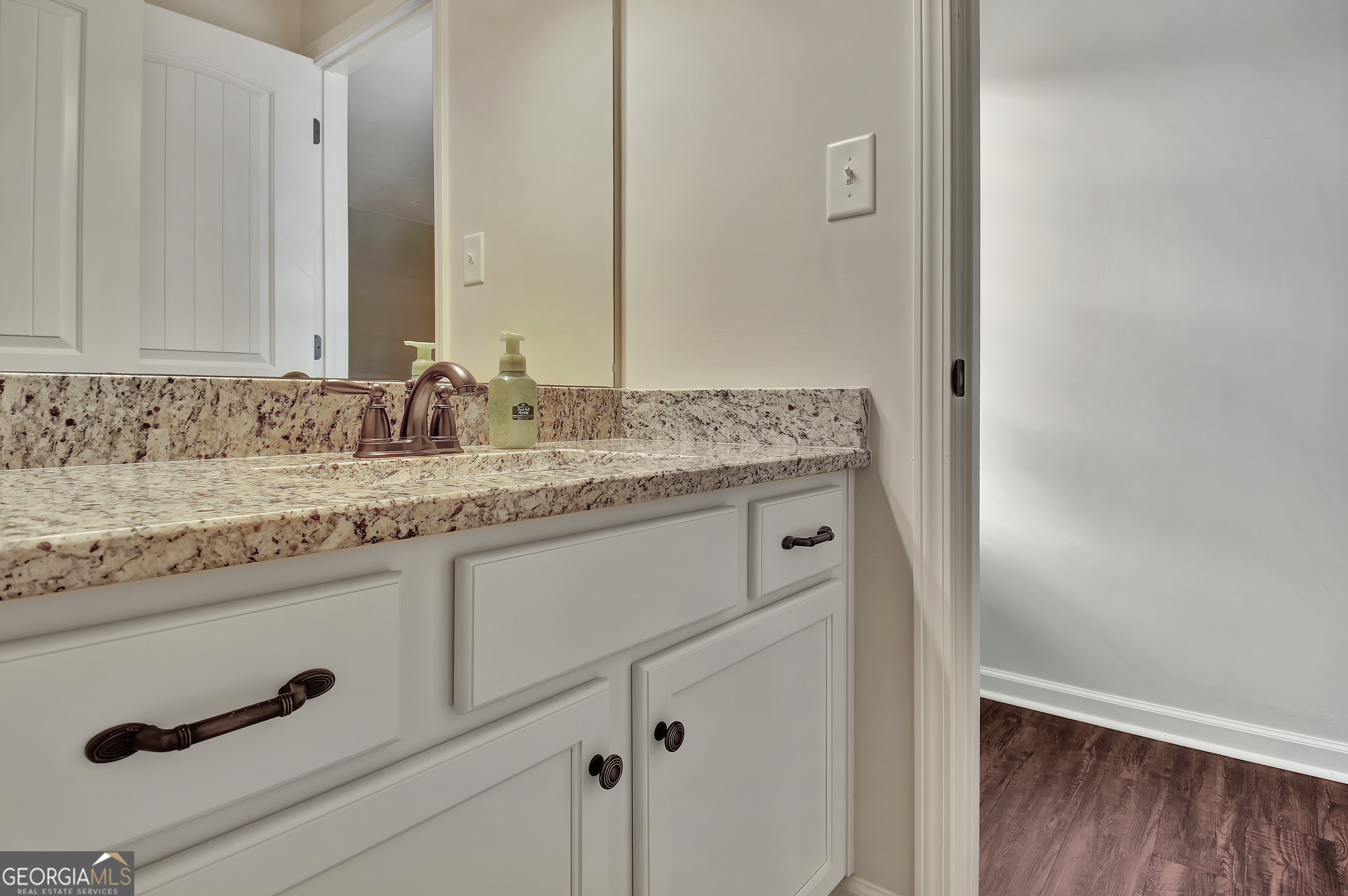 Senoia, Georgia 30276, United States, 5 Bedrooms Bedrooms, ,4 BathroomsBathrooms,Residential,Active,197096