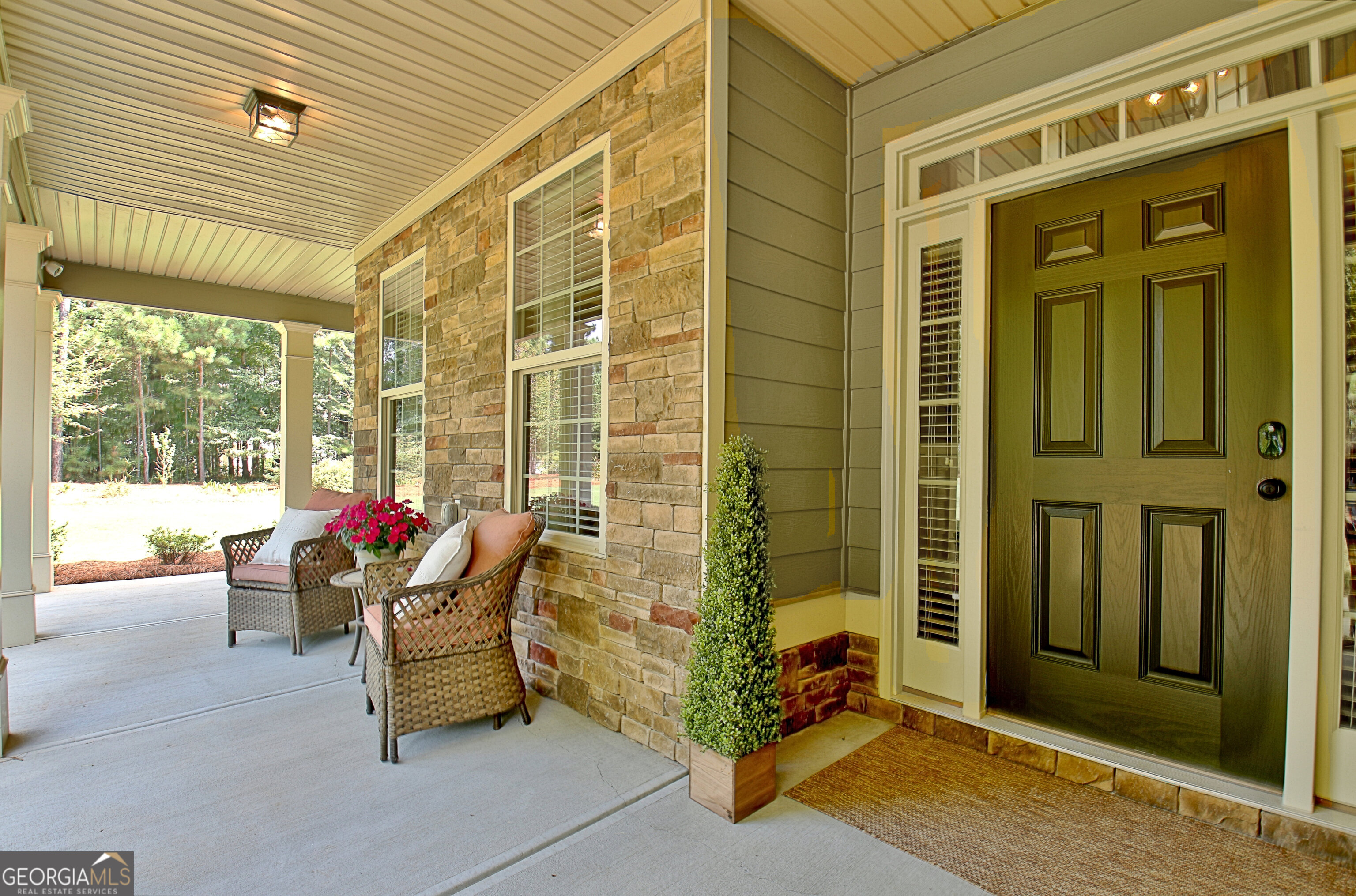 Senoia, Georgia 30276, United States, 5 Bedrooms Bedrooms, ,4 BathroomsBathrooms,Residential,Active,197096