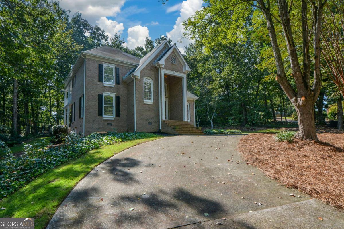 40 Waverly LN