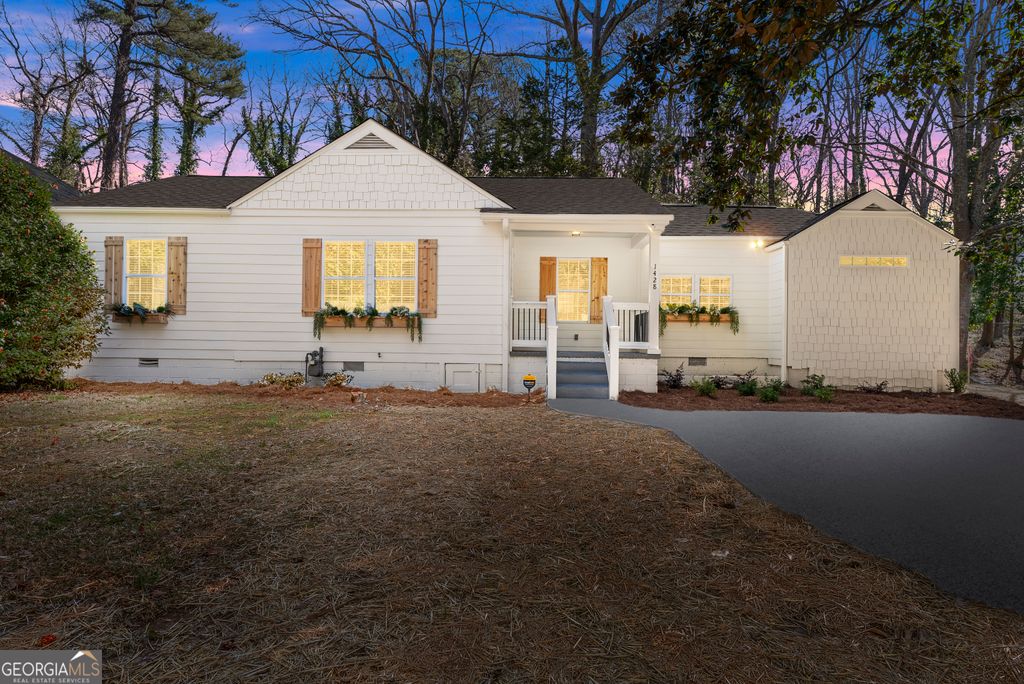 Photo of 1428 SW Pinehurst Drive, Atlanta, GA 30311 (MLS # 10662053)