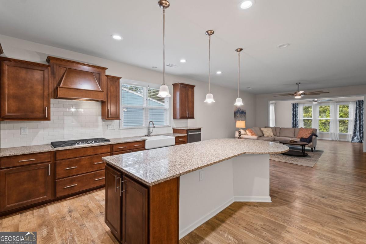4322 Braden LN NW