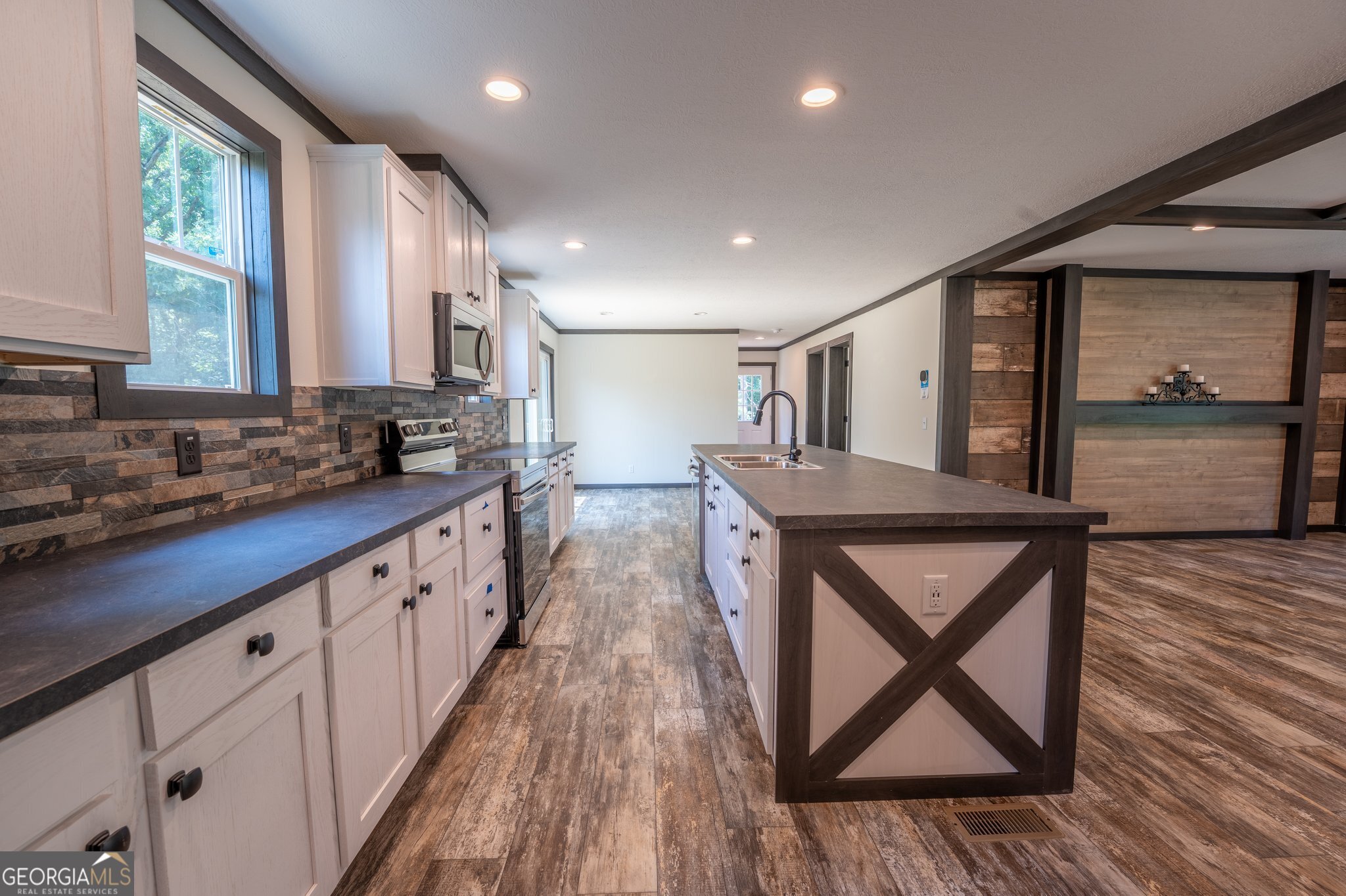 Clarkesville, Georgia 30523, United States, 3 Bedrooms Bedrooms, ,2 BathroomsBathrooms,Residential,Active,138131