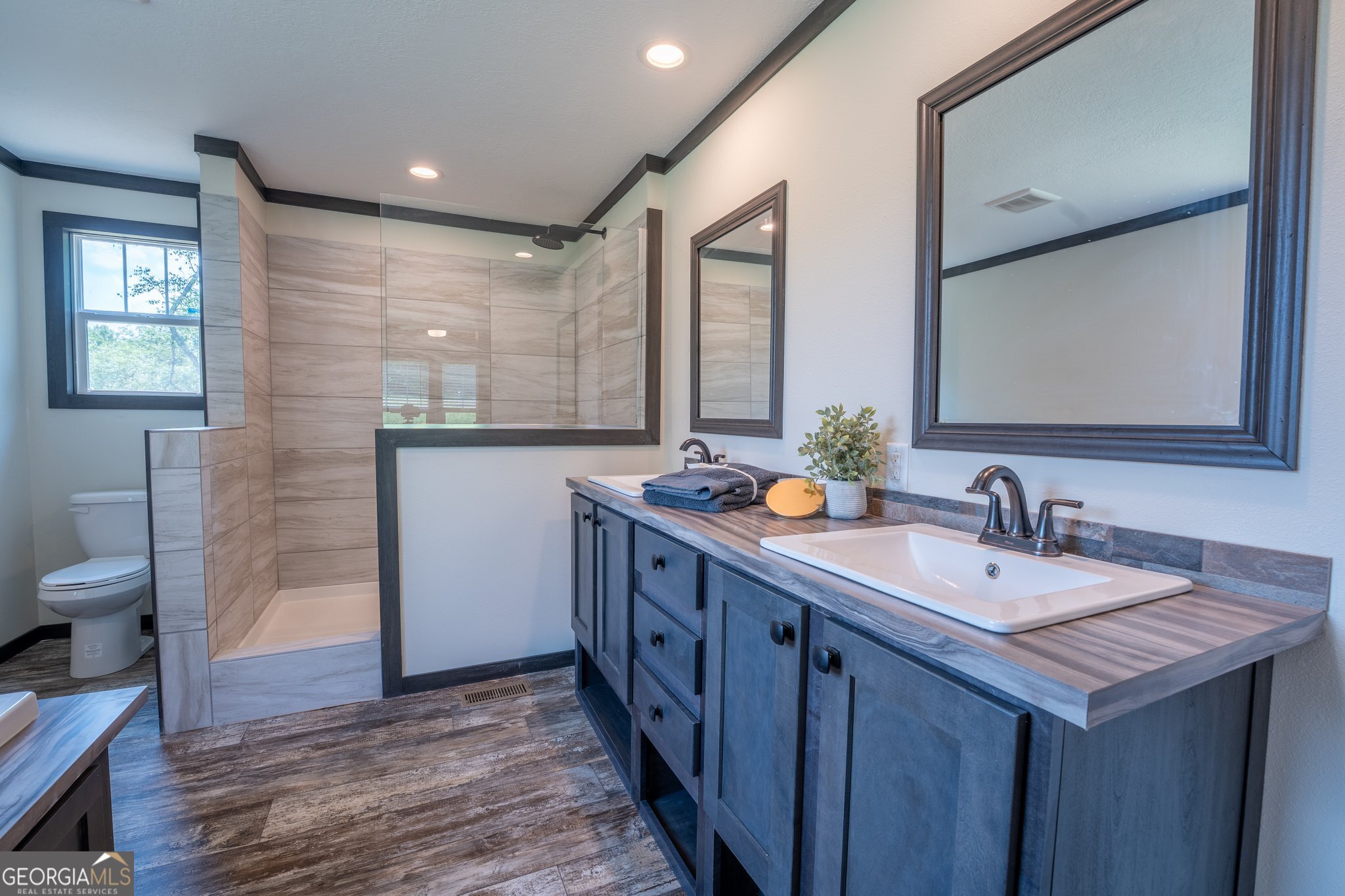 Clarkesville, Georgia 30523, United States, 3 Bedrooms Bedrooms, ,2 BathroomsBathrooms,Residential,Active,138131