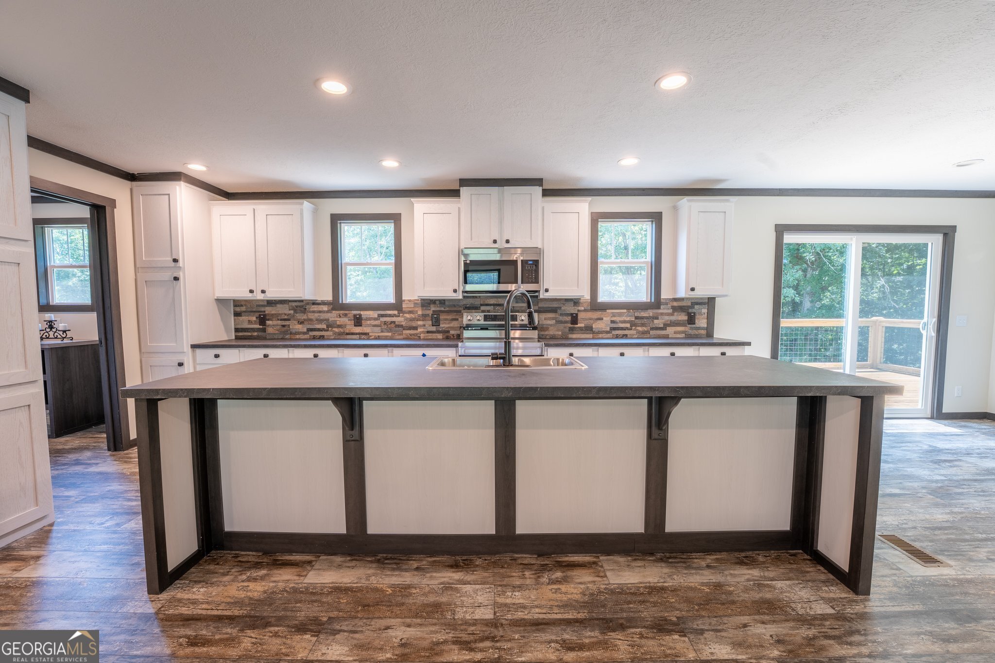 Clarkesville, Georgia 30523, United States, 3 Bedrooms Bedrooms, ,2 BathroomsBathrooms,Residential,Active,138131