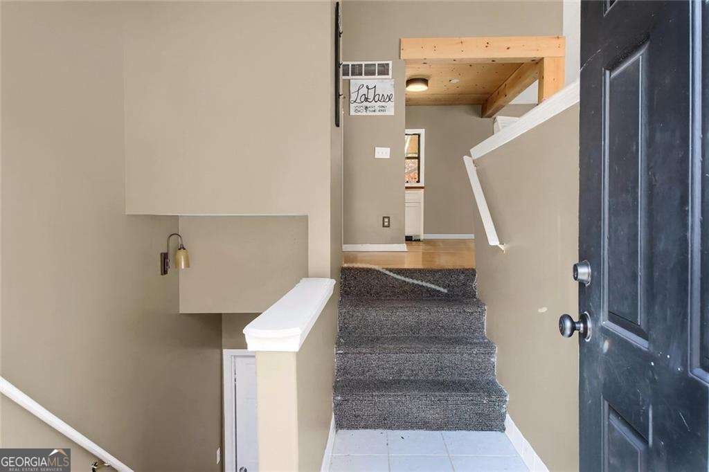 159 W Putnam Ferry RD