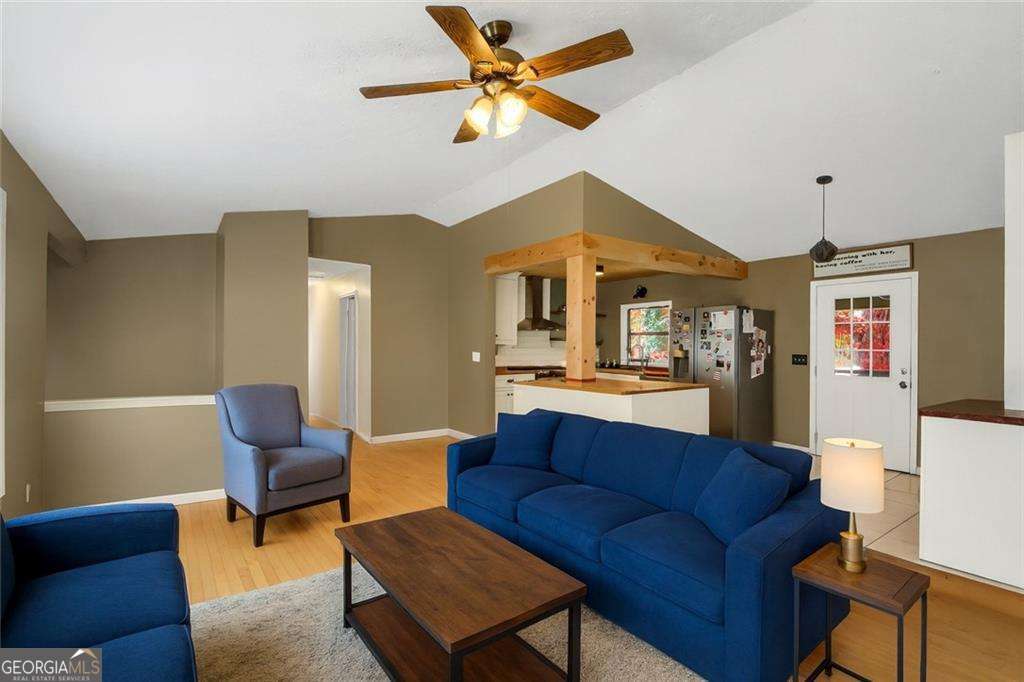 159 W Putnam Ferry RD