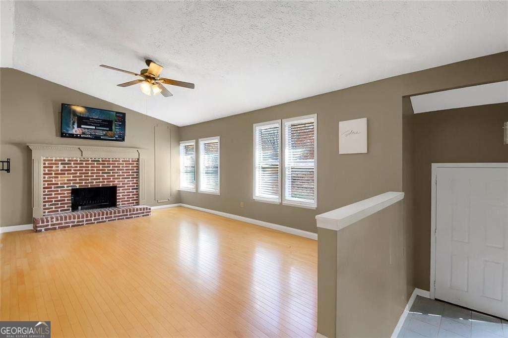 159 W Putnam Ferry RD