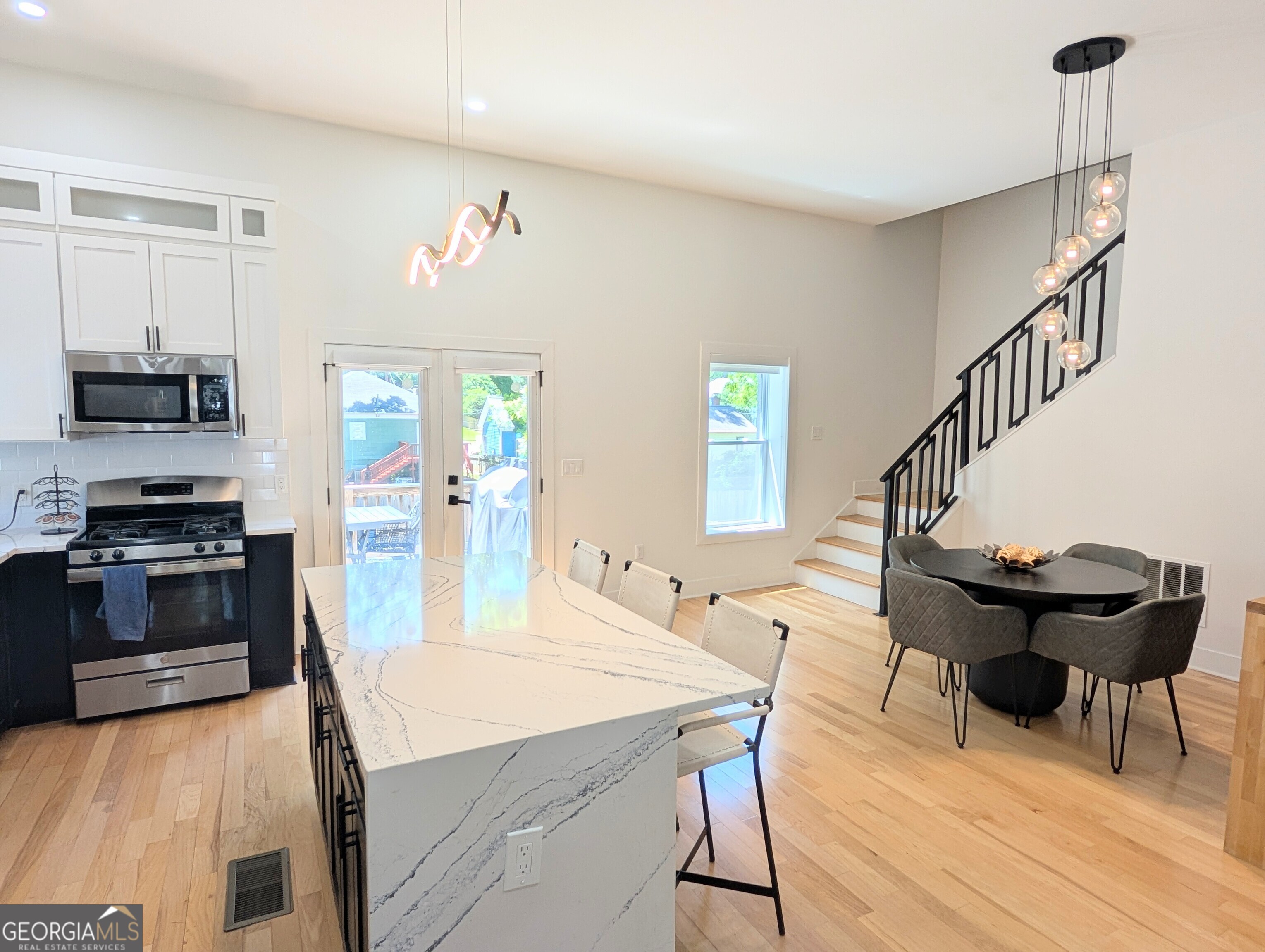 123 Dahlgren ST SE