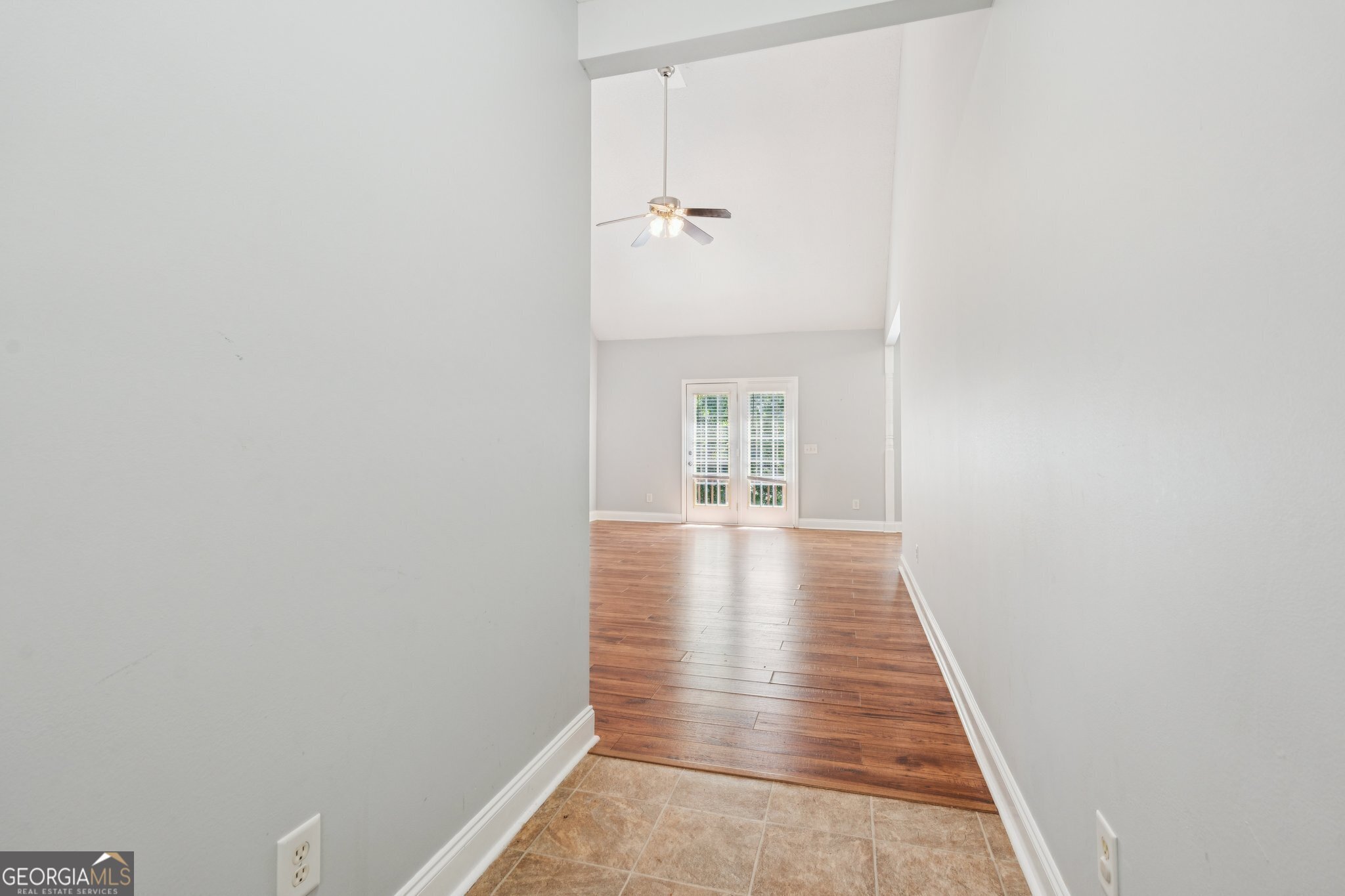 516 Golden AVE