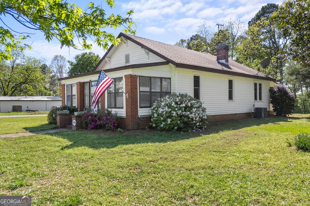 Photo of 1829 Hewell Rd, Dewy Rose, GA 30634 (MLS # 10727885)