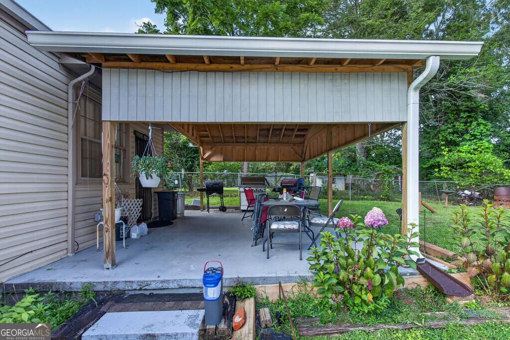 959 Hillcrest DR
