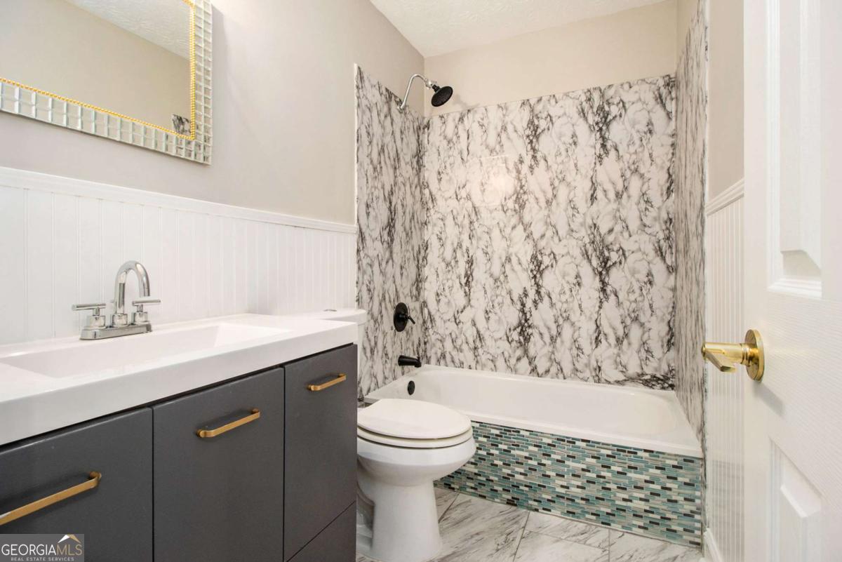 Owens Pond - Residential