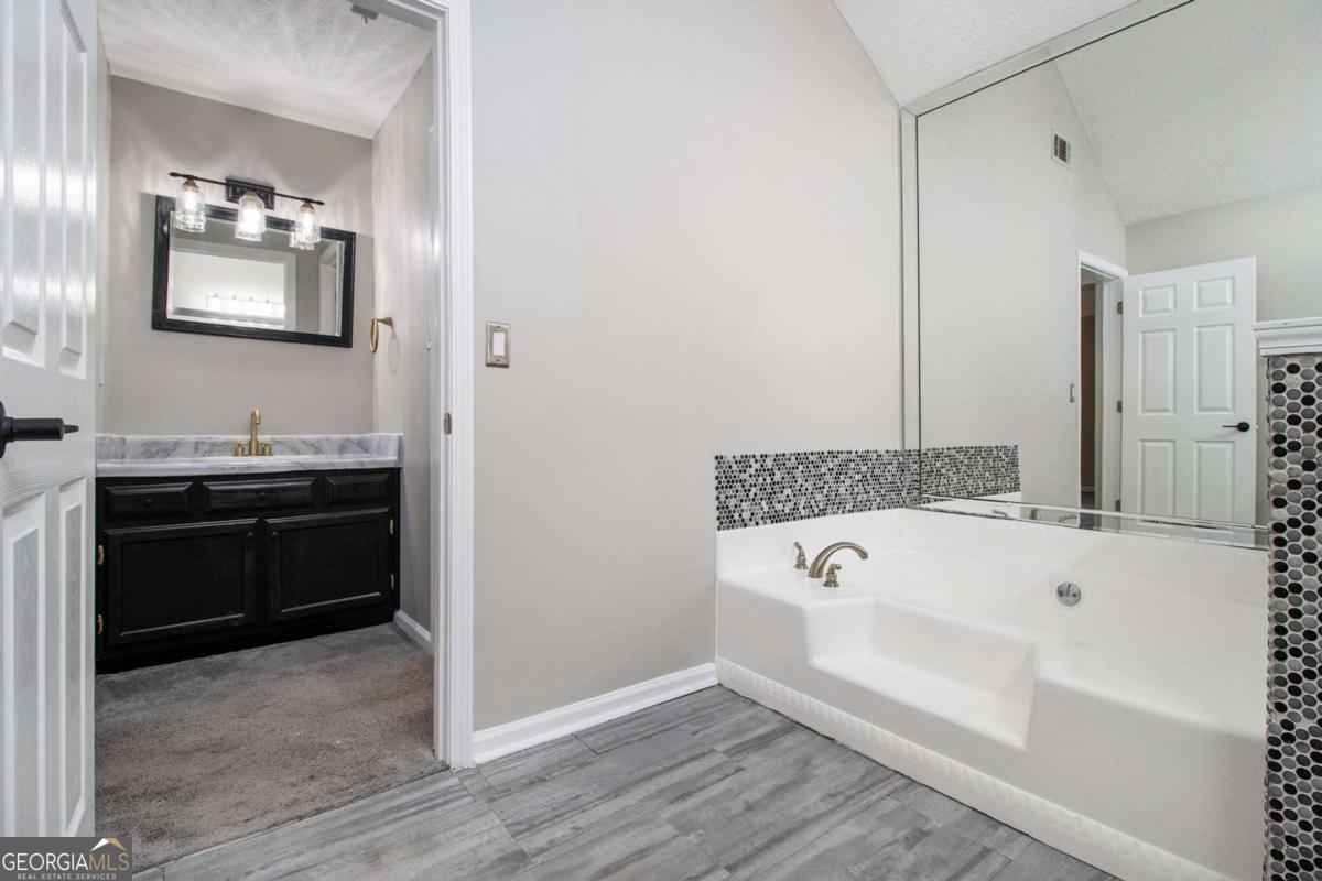 Owens Pond - Residential