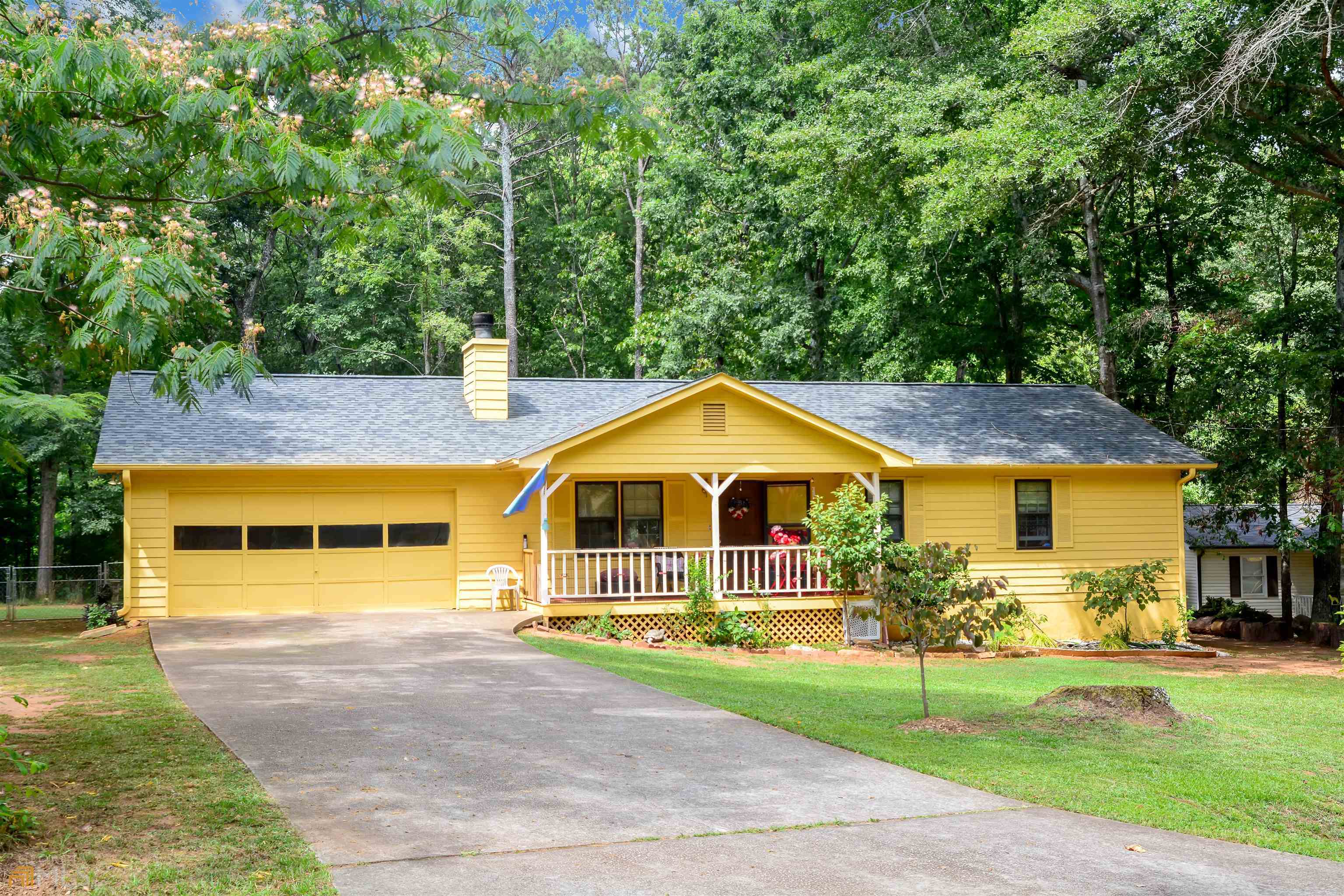 Wonderful opportunity to own this 3 bedroom, 2 bath home on a nice lot. Features family room and spacious kitchen and a large backyard. Don't miss out on the opportunity to own this charming McDonough home. Ask how you can receive up to $500 credit by using one of our preferred lenders. Exclusions may apply.