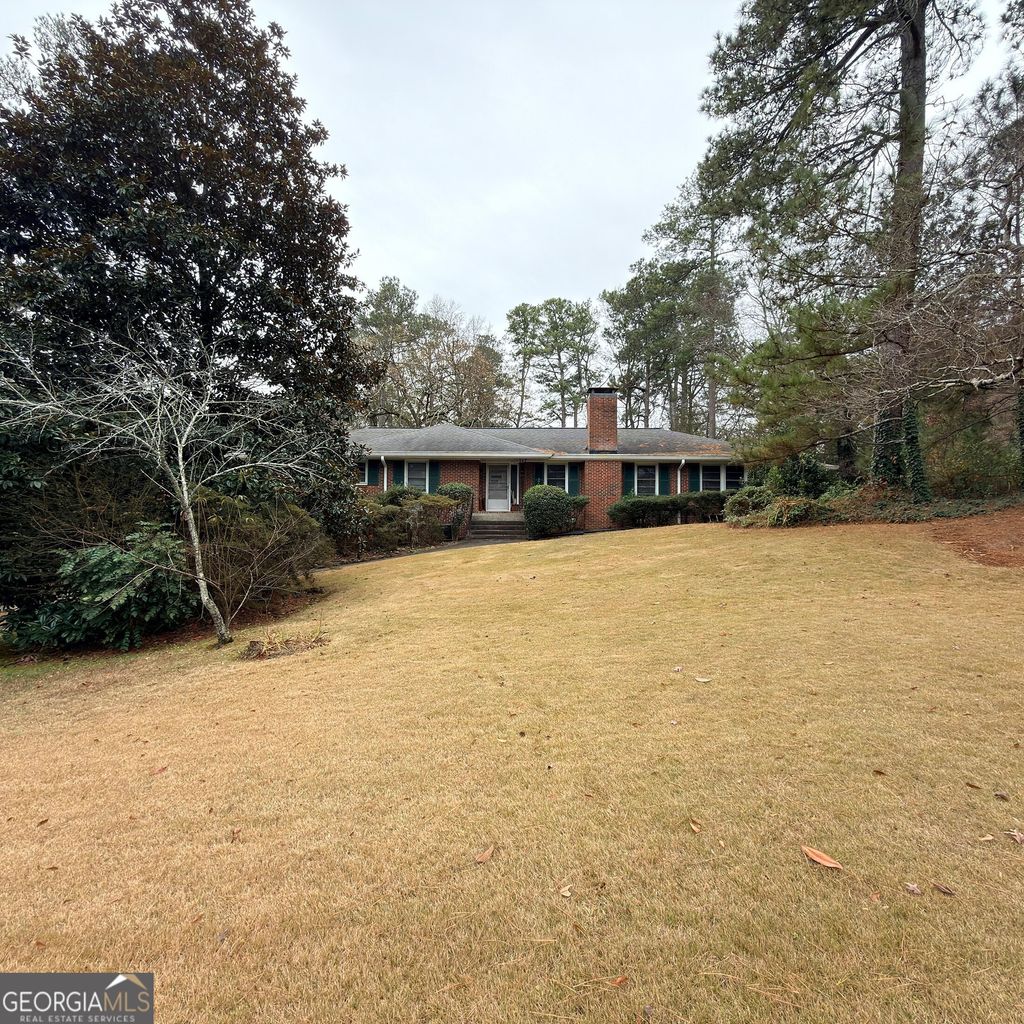 Photo of 4950 Long Island Drive NW, Atlanta, GA 30327 (MLS # 10654934)