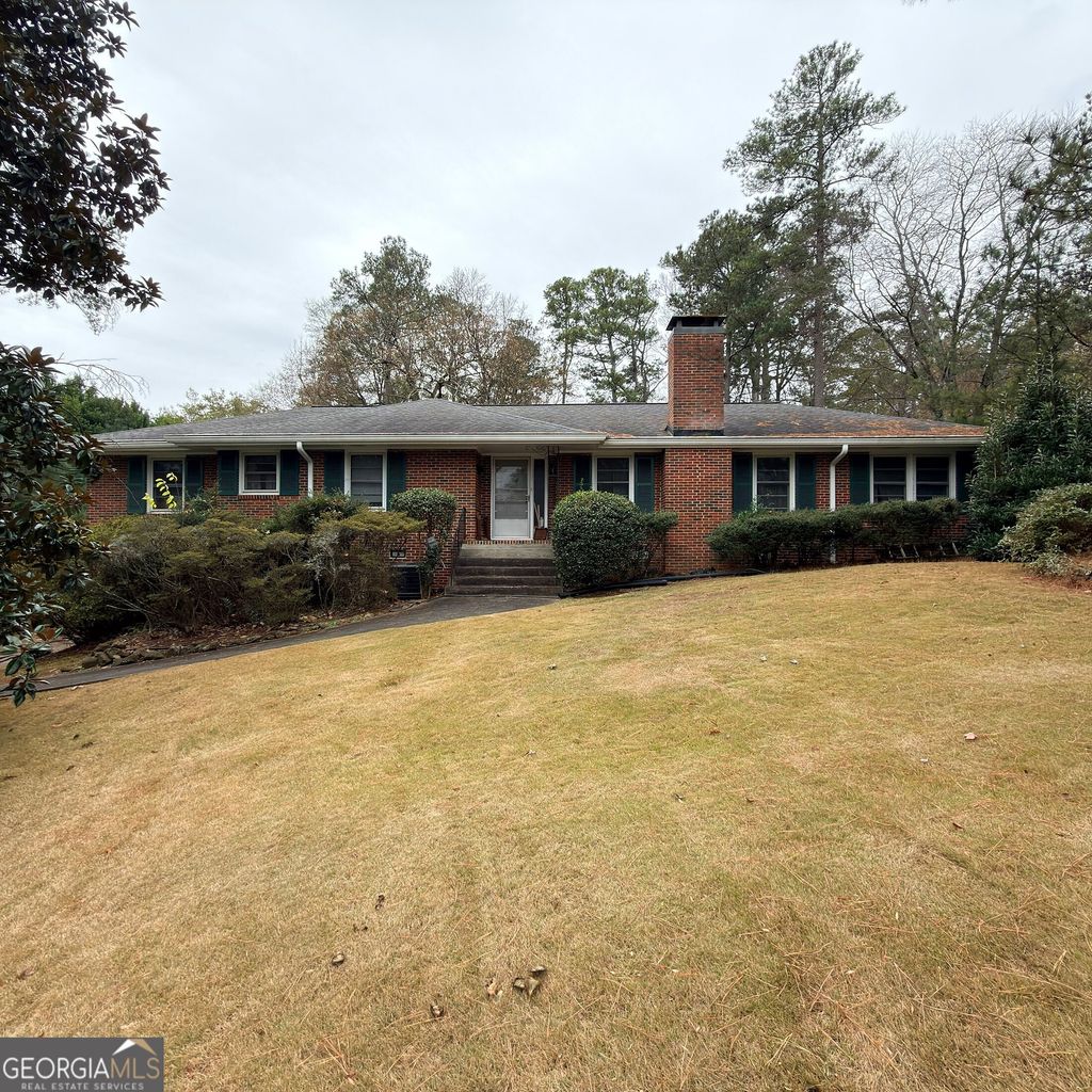 Photo of 4950 Long Island Drive NW, Atlanta, GA 30327 (MLS # 10654934)