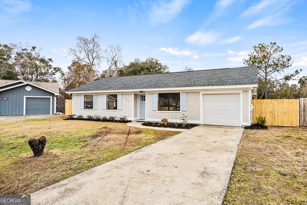 Photo of 150 Dogwood Circle, Saint Marys, GA 31558 (MLS # 10688876)
