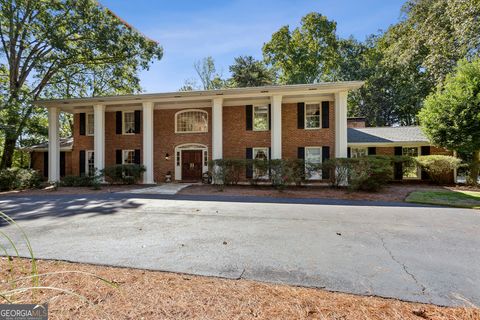 Photo of 290 Glen Lake Drive, Atlanta, GA 30327 (MLS # 10626496)