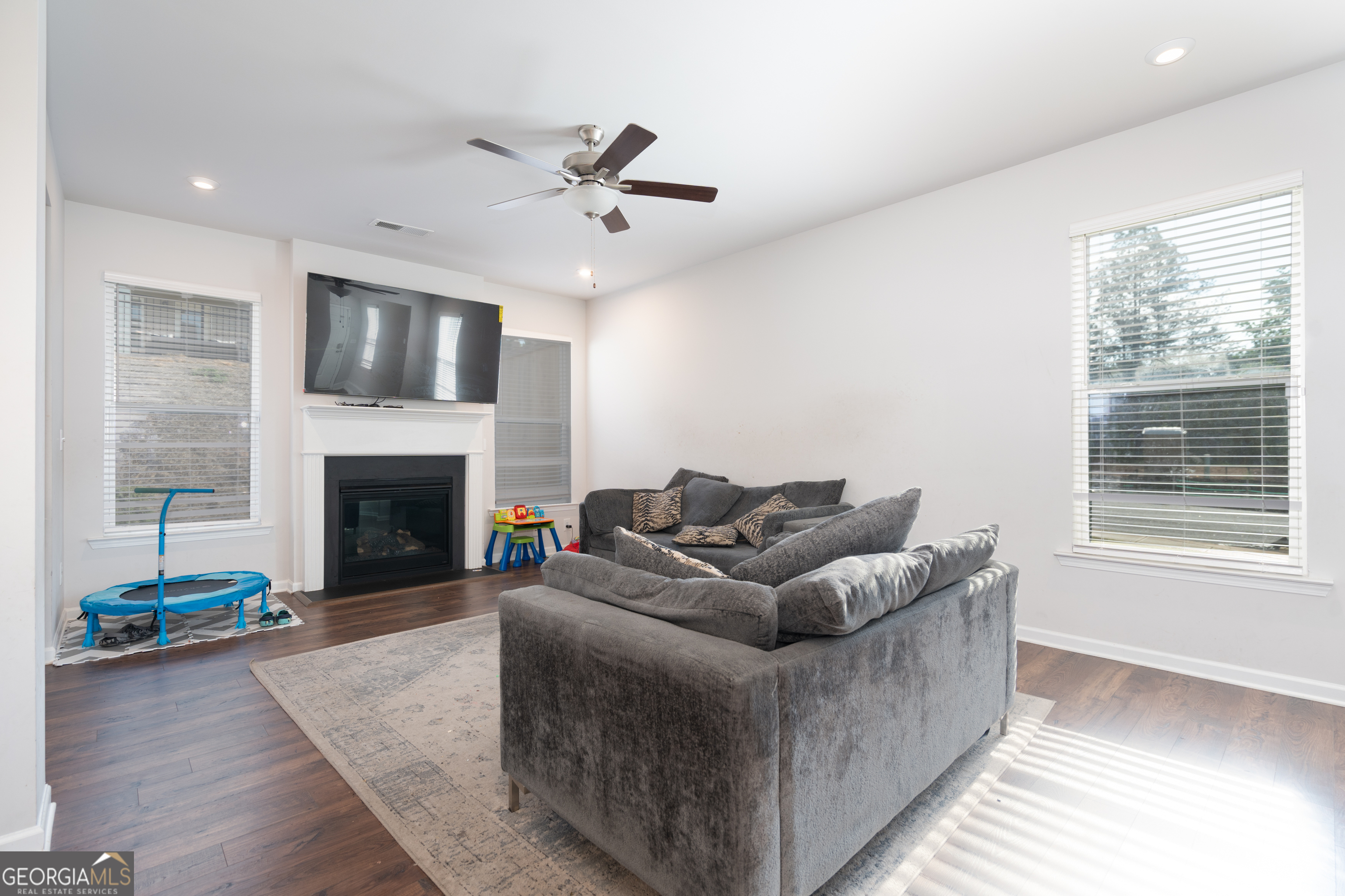 1250 Park Center CIR