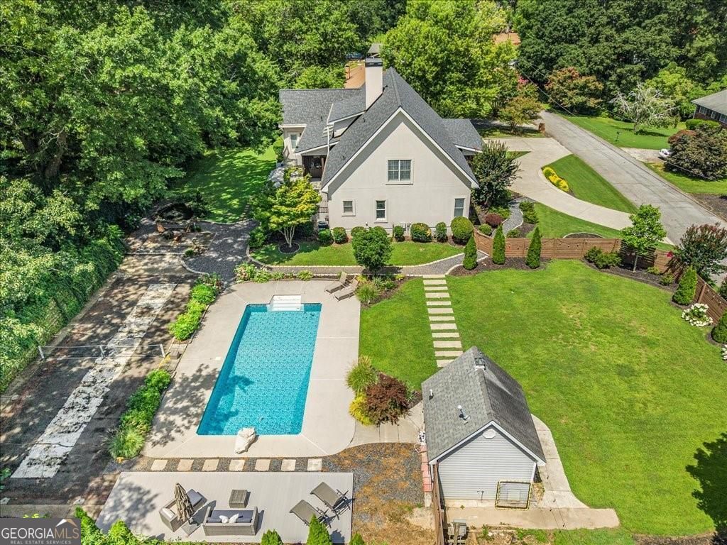 417 Lynne CIR