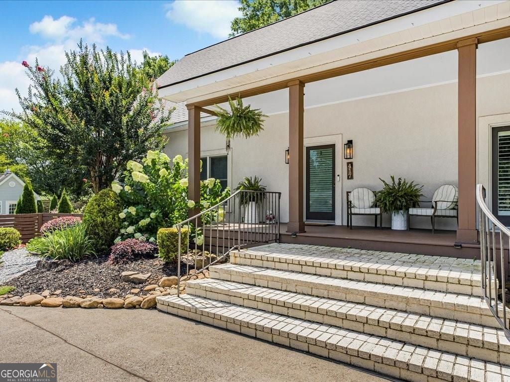 417 Lynne CIR