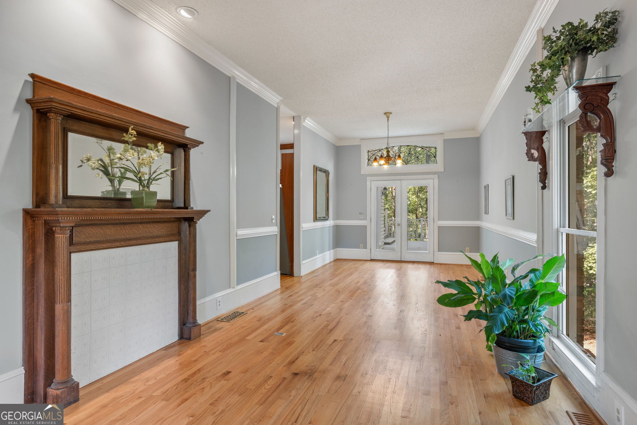 5633 Aven RD