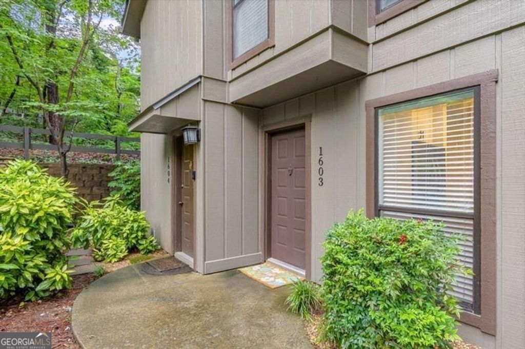 Photo of 1603 Cumberland Court, Smyrna, GA 30080 (MLS # 10692655)