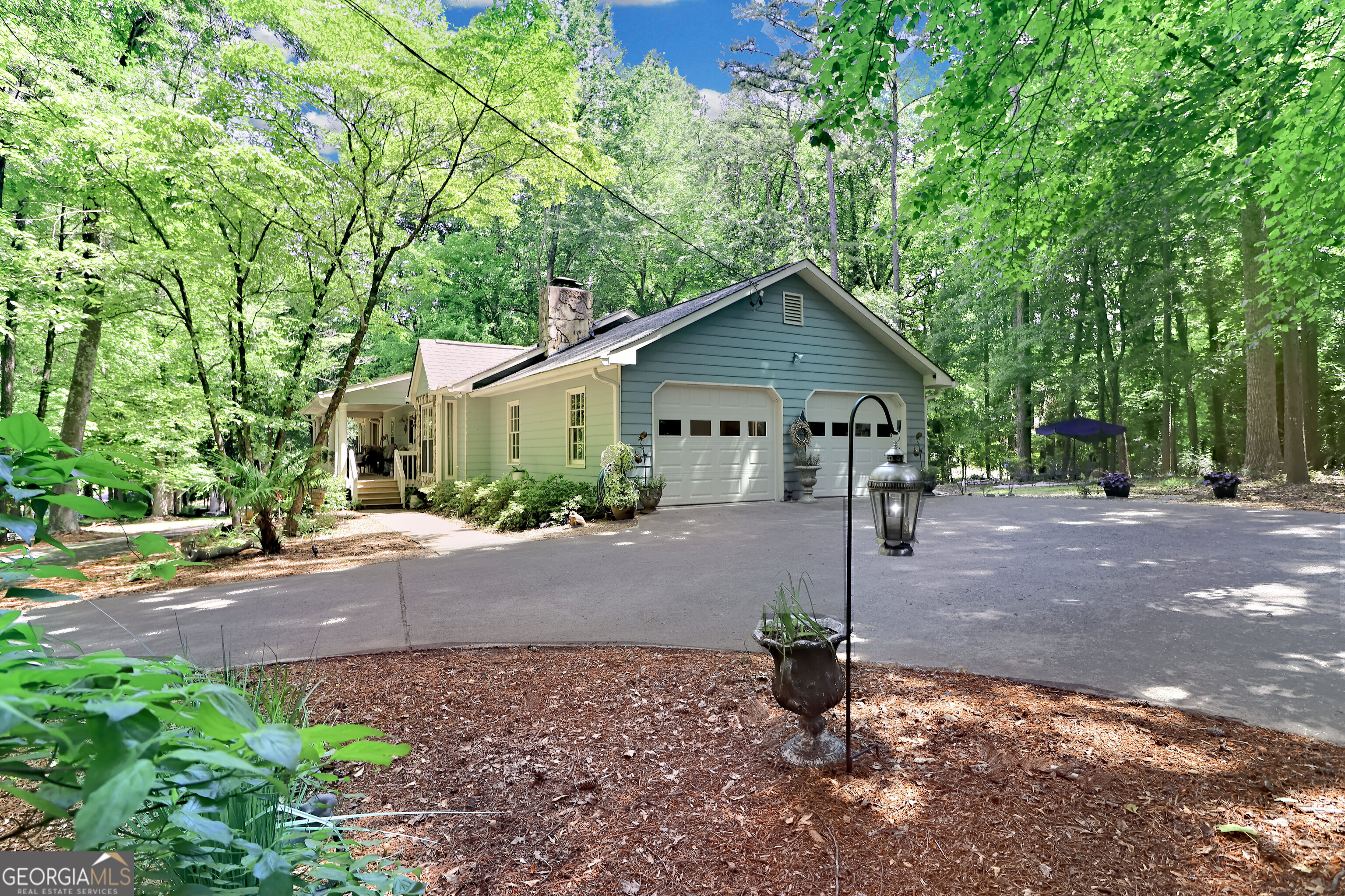 3320 Bryant LN