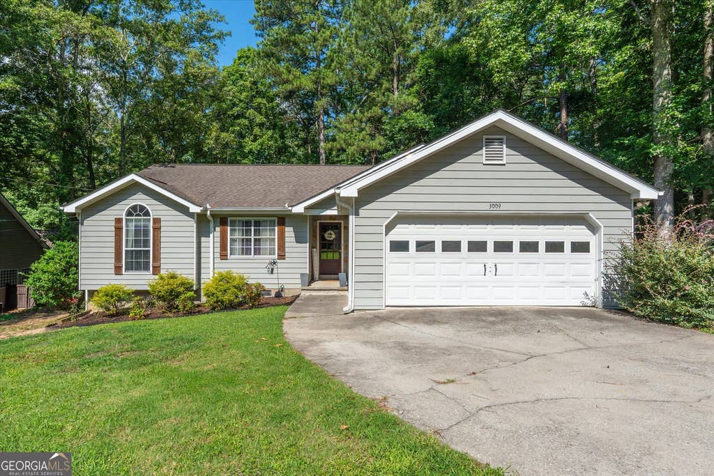 Photo of 3009 Lakeview Parkway, Villa Rica, GA 30180 (MLS # 10808233)