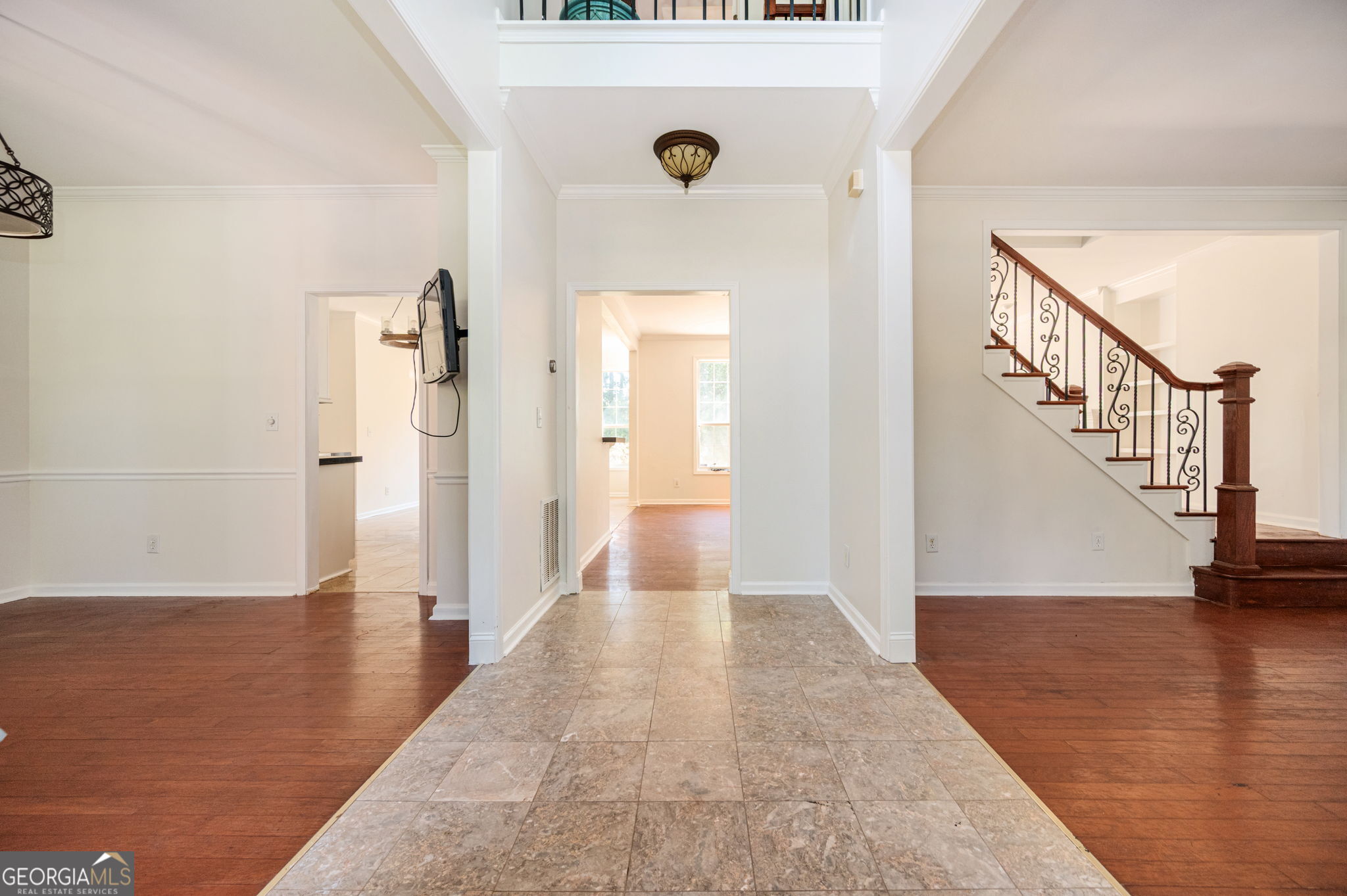 220 Saddle Ridge WAY