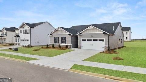 34 Defilippe DR Statham GA 30666